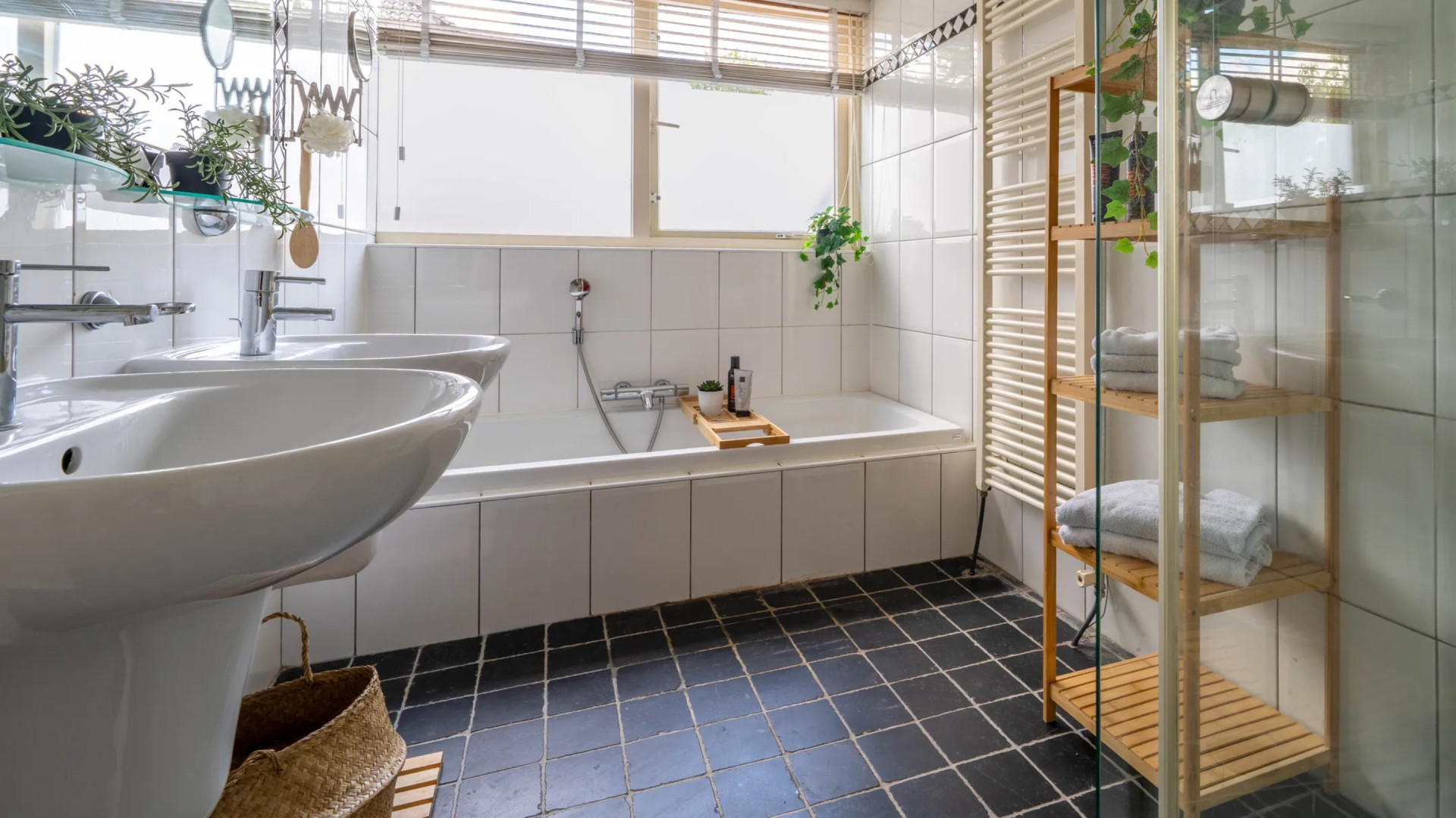 Zanger Gers Pardoel zet zijn riante villa te koop en gaat voor deze megawinst. Zie foto’s 8
