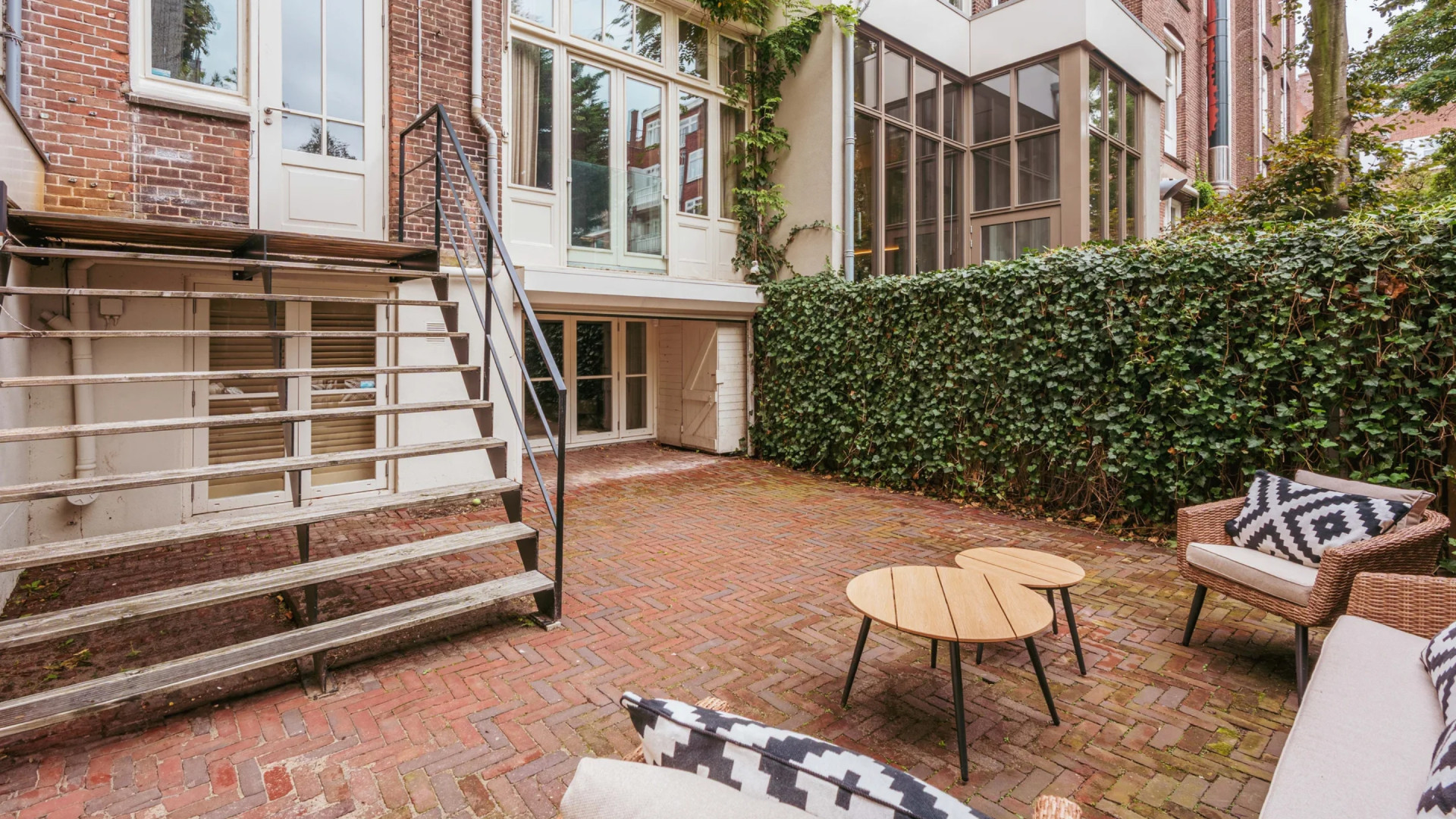 Monica Geuze zet haar voormalige Amsterdamse liefdesnestje te koop. Zie foto’s 11