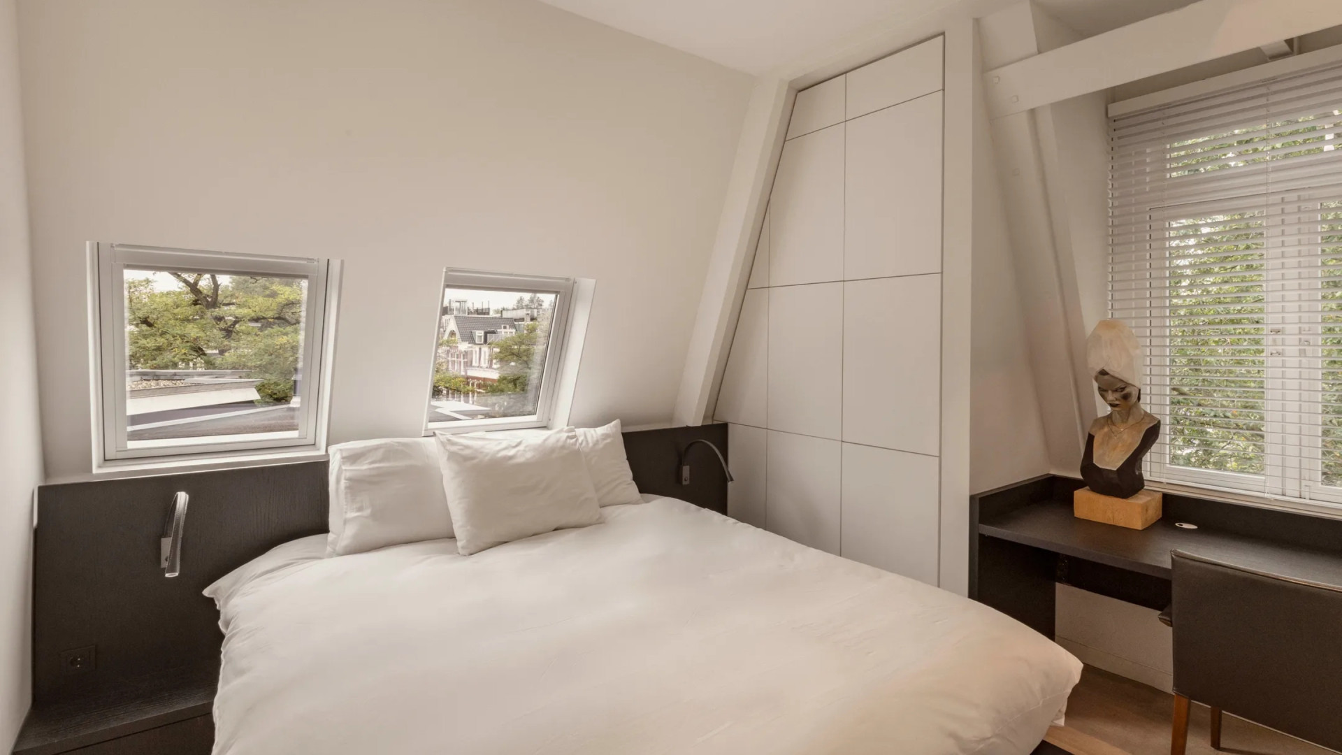 Topvisagist Leco van Zadelhoff zet zijn prachtige miljoenenappartement te koop. Zie foto’s 10