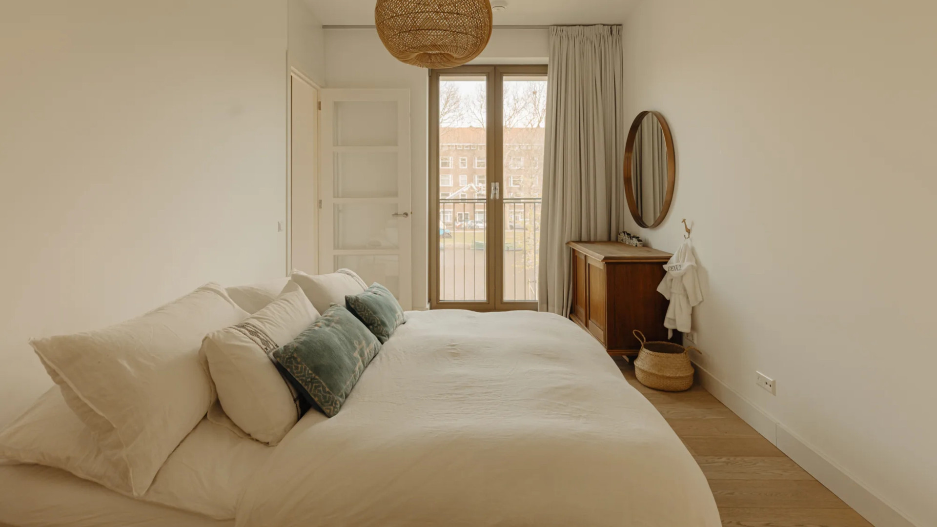 Jaap Jongbloed koopt dit prachtige grachtenappartement met privéparkeerplaats. Zie foto’s 7