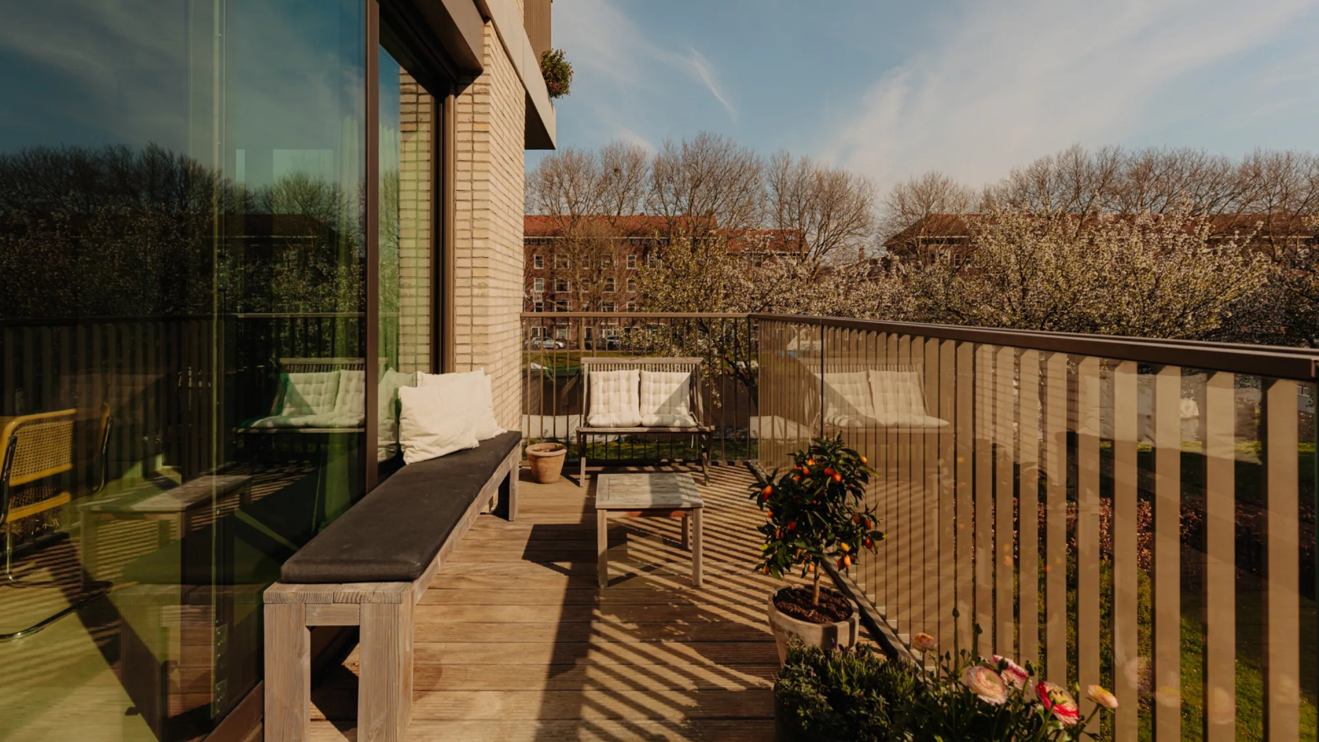 Jaap Jongbloed koopt dit prachtige grachtenappartement met privéparkeerplaats. Zie foto’s 9