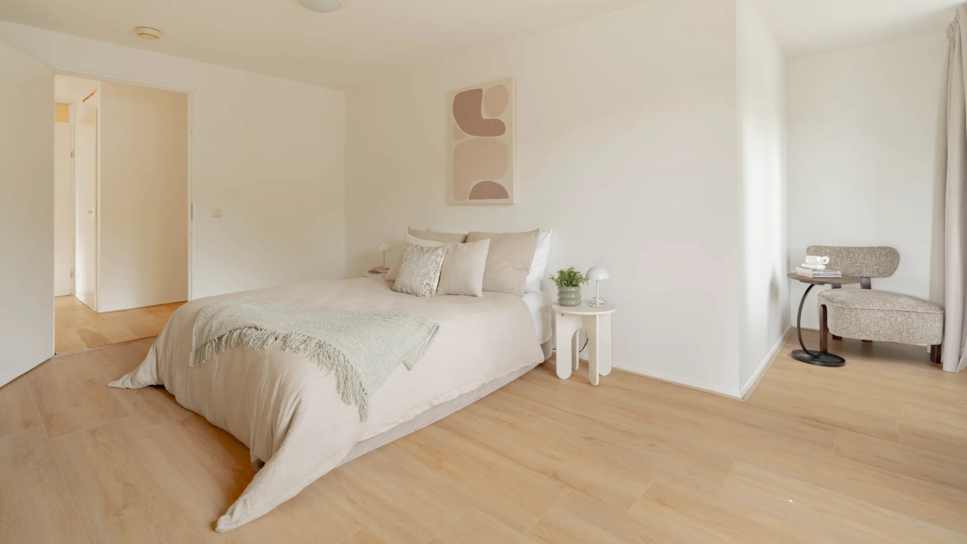 Edgar Davids zet zijn appartement bij het Amsterdamse Bos te koop. Zie de foto’s! 6