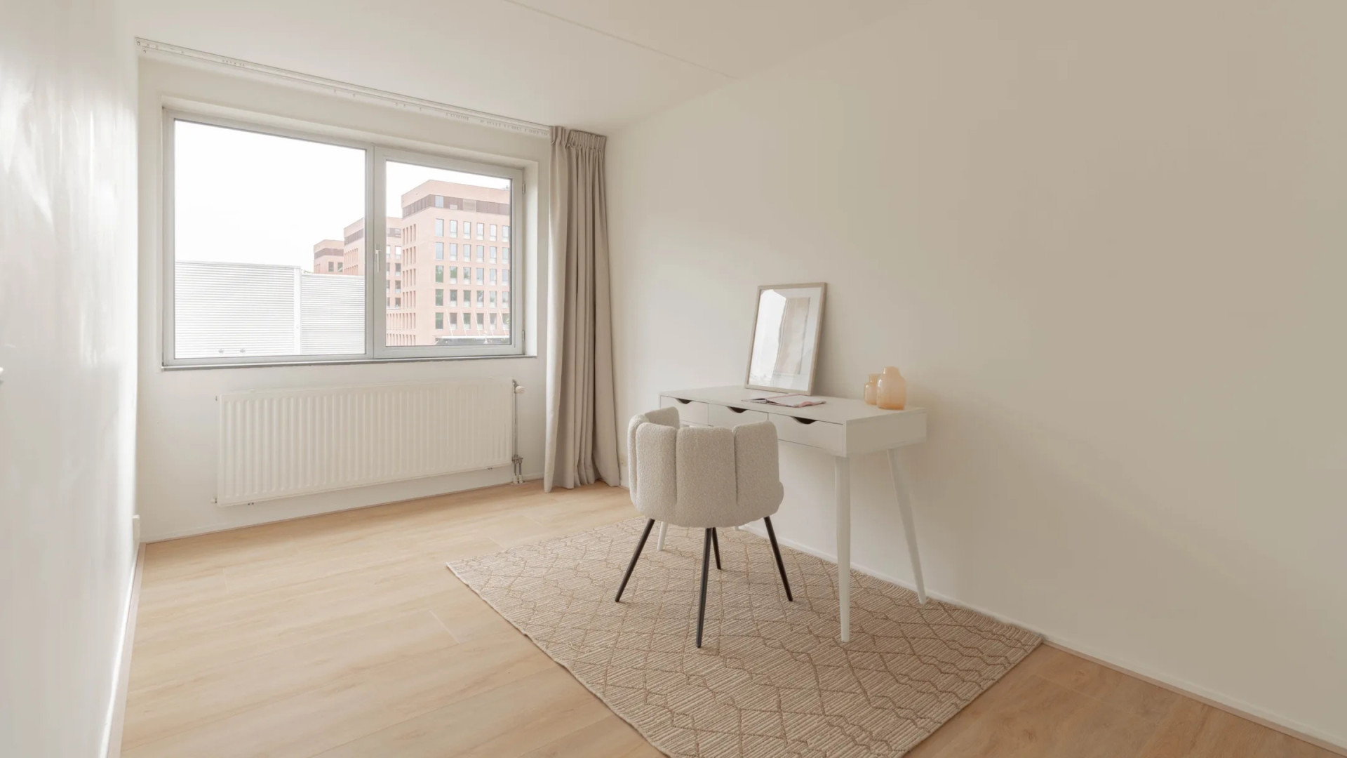 Edgar Davids zet zijn appartement bij het Amsterdamse Bos te koop. Zie de foto’s! 8