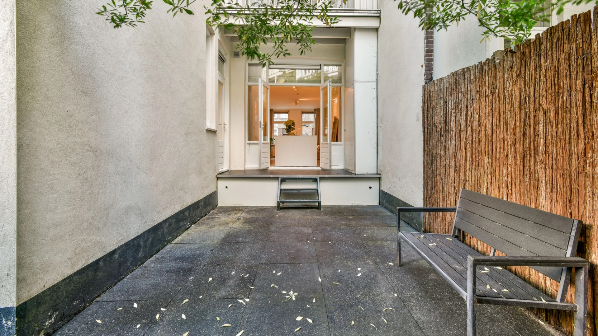 Binnenkijken bij Roxy Dekker: zo heeft de zangeres haar Amsterdamse woning ingericht. Zie de foto's 12