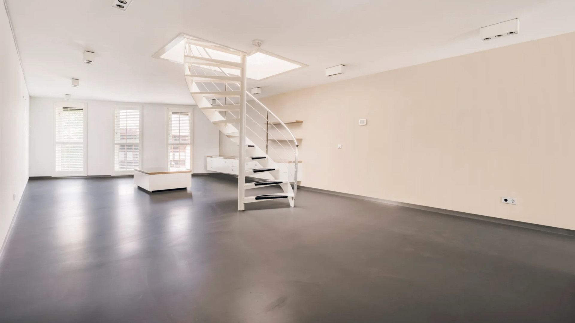 Verkoopt Najib Amhali nu zijn appartement om een schuld af te lossen? Zie foto’s 2