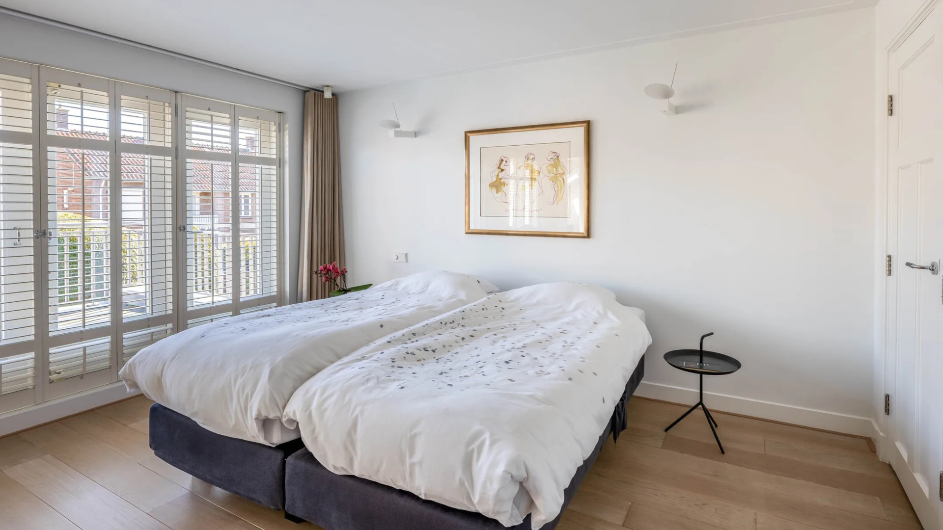 Marvin Breukhoven koopt zeer luxe twee-onder-één-kapwoning voor meer dan een miljoen. Zie foto’s 6