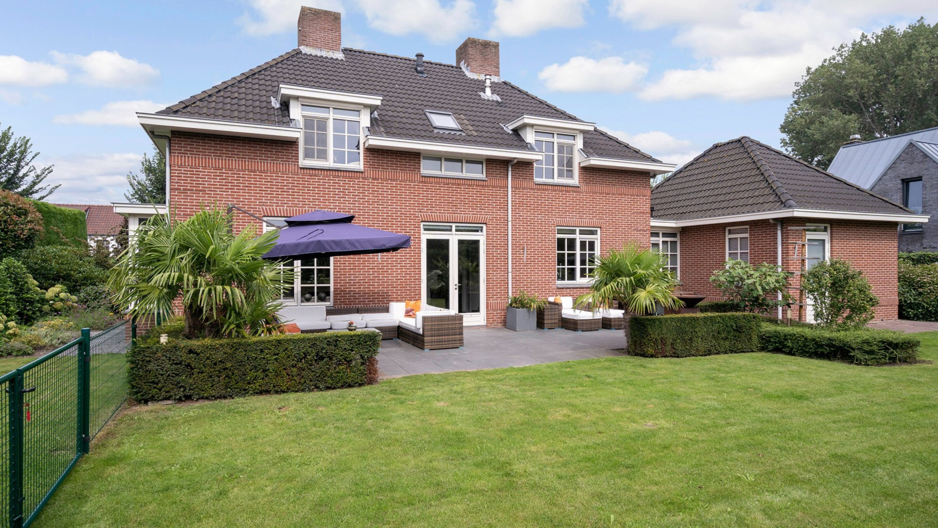 Binnenkijken in kapitale villa van cabaretier Patrick Laureij de man die vrouw met hulphond de zaal uitstuurde. Zie foto's 6