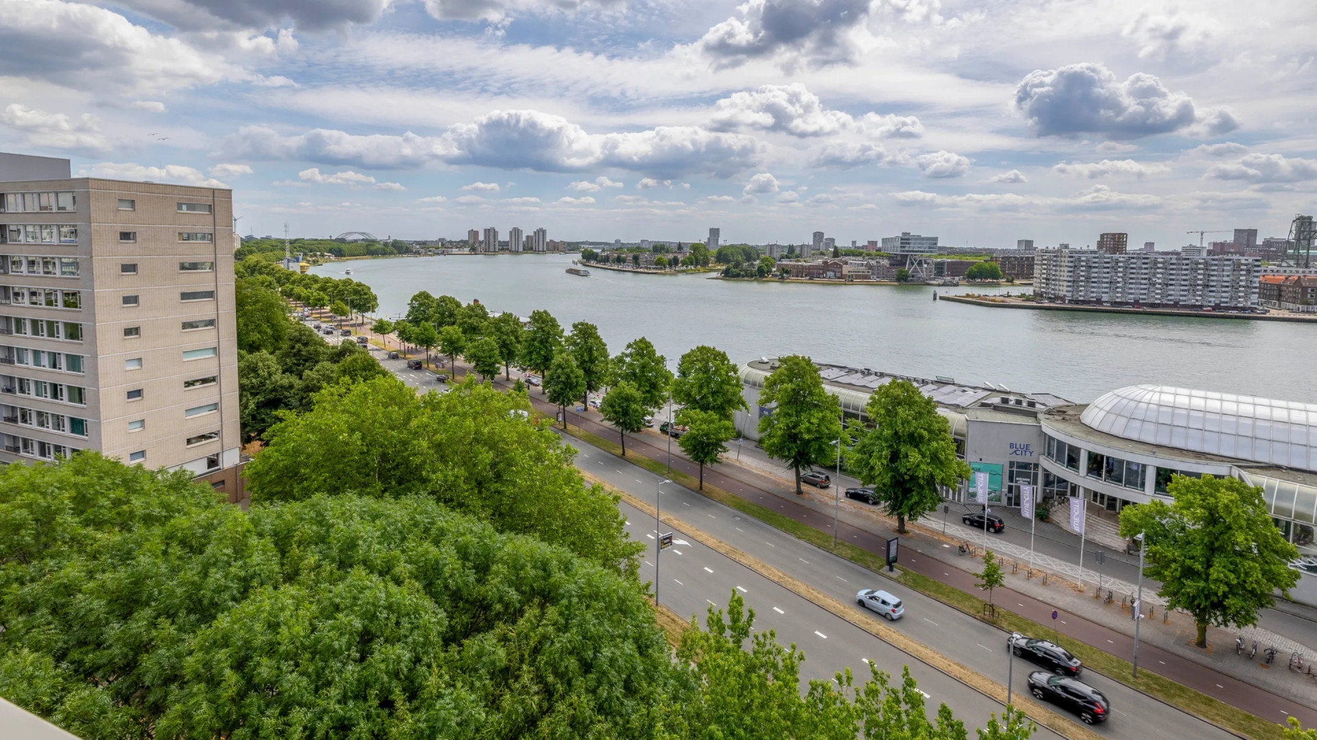 Herman den Blijker koopt appartement in Rotterdam met adembenemend uitzicht. Zie foto’s 2