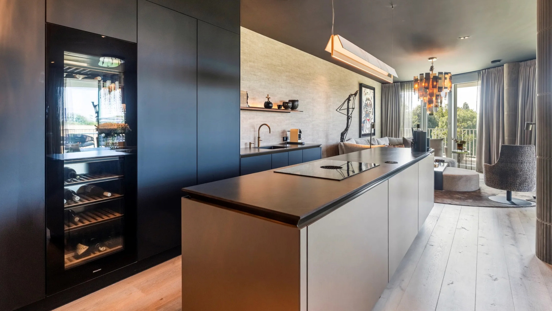 Ruth Jacott zet haar op landgoed gelegen luxe appartement in Rotterdam te koop. Zie foto’s 3