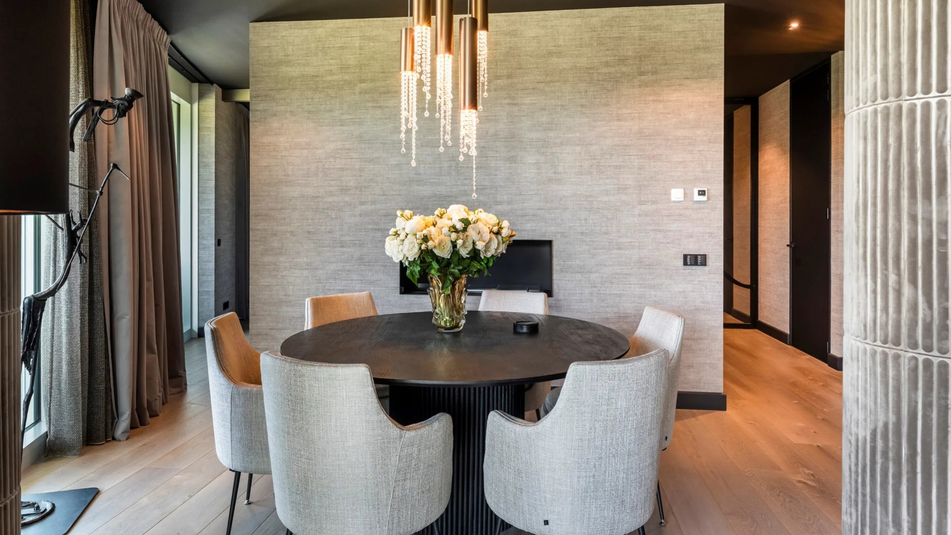 Ruth Jacott zet haar op landgoed gelegen luxe appartement in Rotterdam te koop. Zie foto’s 4