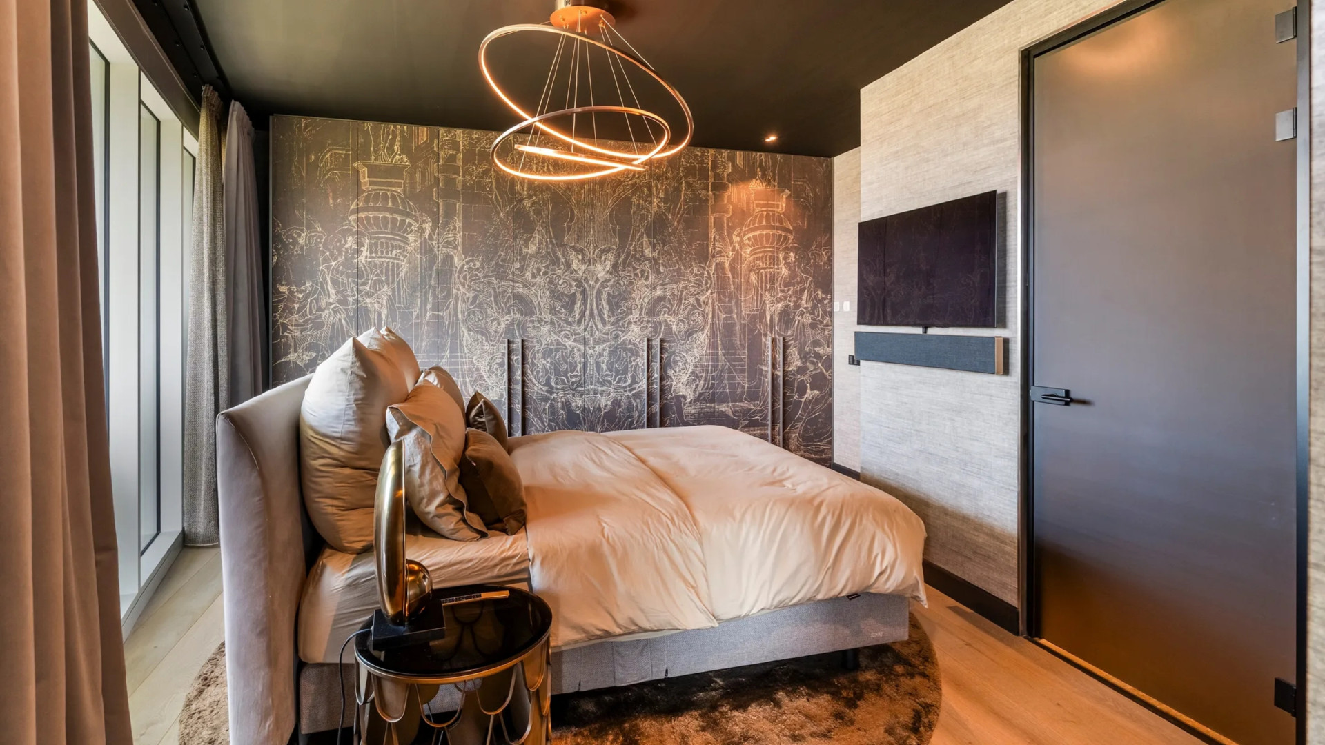 Ruth Jacott zet haar op landgoed gelegen luxe appartement in Rotterdam te koop. Zie foto’s 6