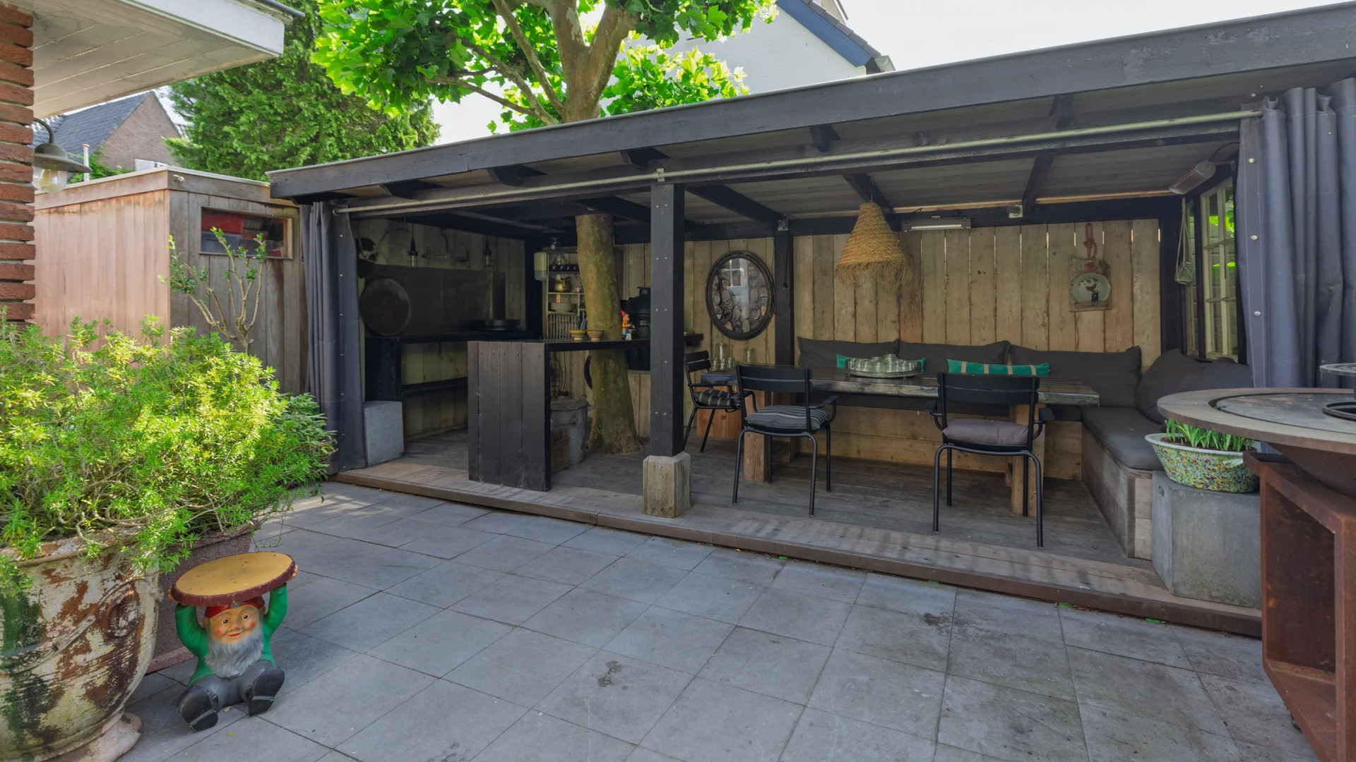 Verkoop villa gaat tv-kok Julius Jaspers miljonair maken. Zie foto’s 11