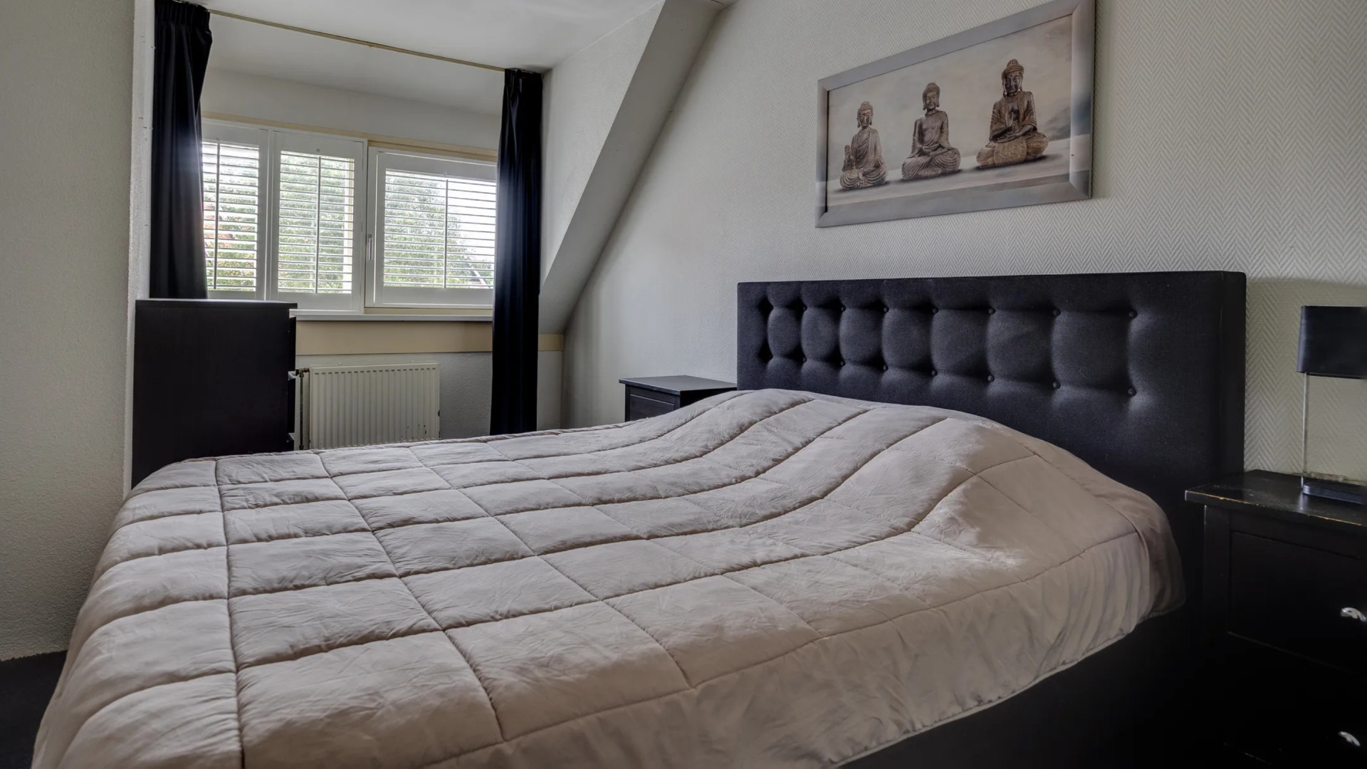 Wesley Sneijder zet woning die hij kocht voor zijn inmiddels overleden ouders te koop. Zie foto’s 6