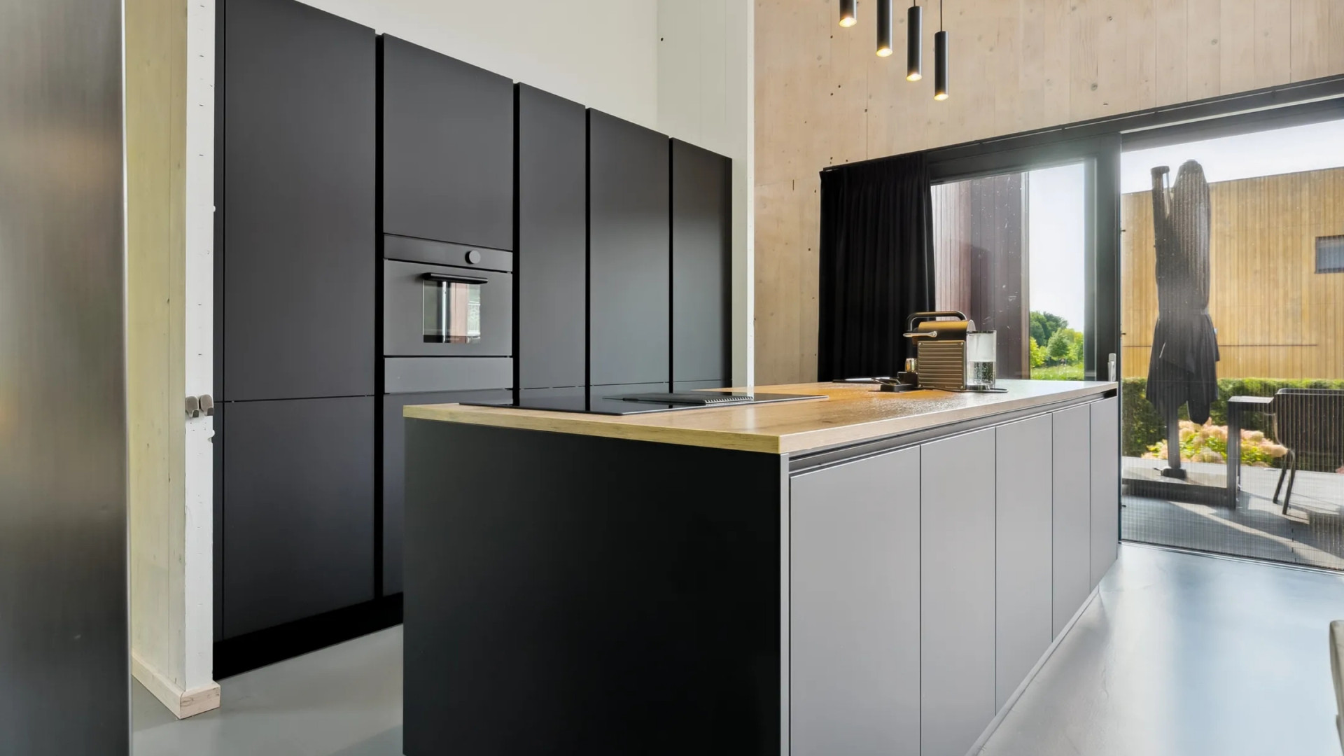 Binnenkijken in de nieuwe bijzondere woning van Amerika-kenner Raymond Mens 4