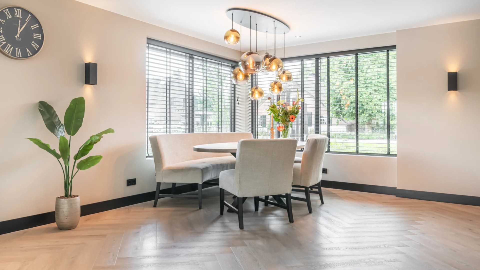 Binnenkijken in prachtige net gekochte villa met zwembad van Feyenoord-speler Luciano Valente. Zie foto’s 6