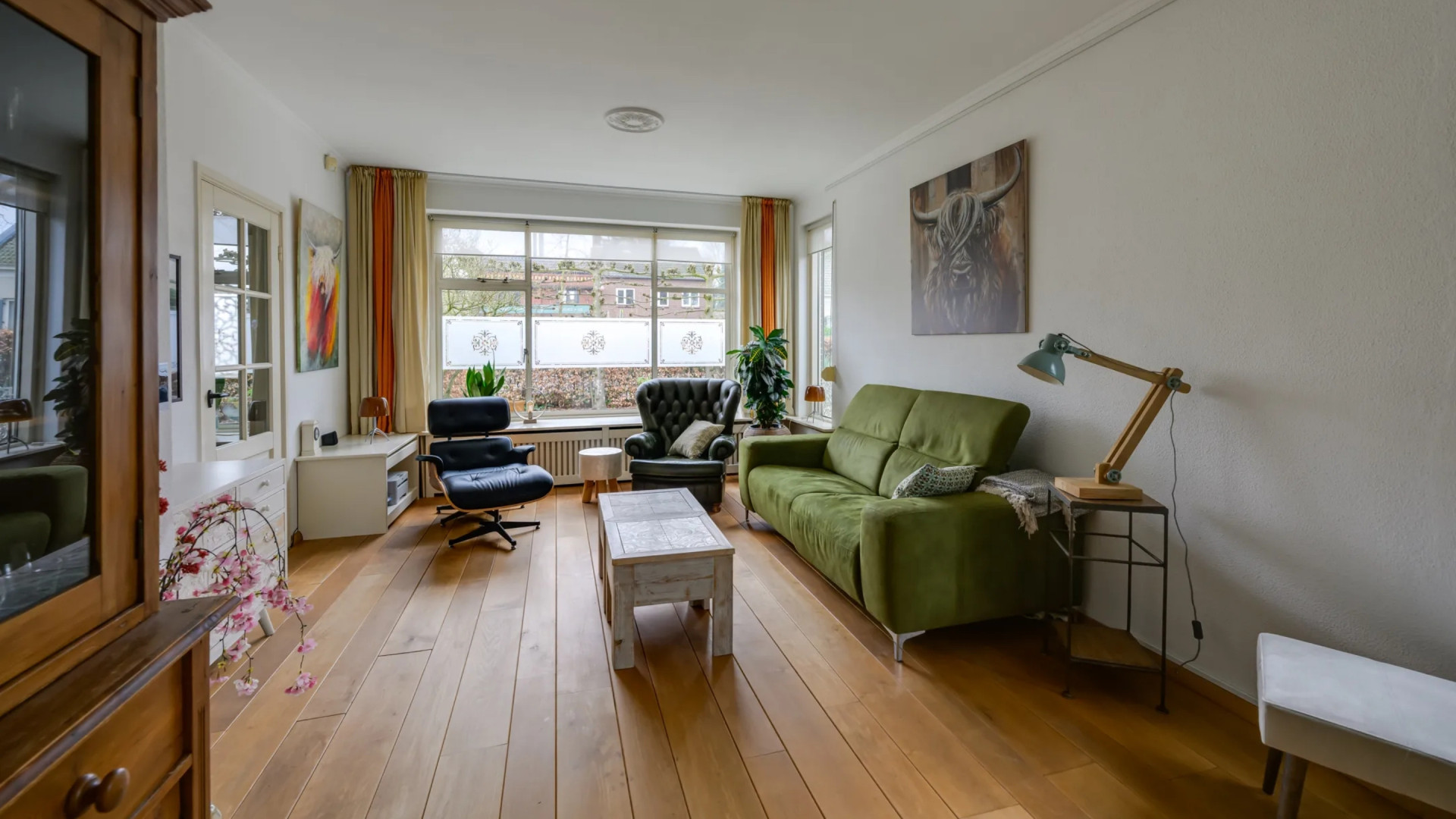 Binnenkijken in de recent gekochte knusse twee-onder-een-kapwoning van Thomas van Groningen 2