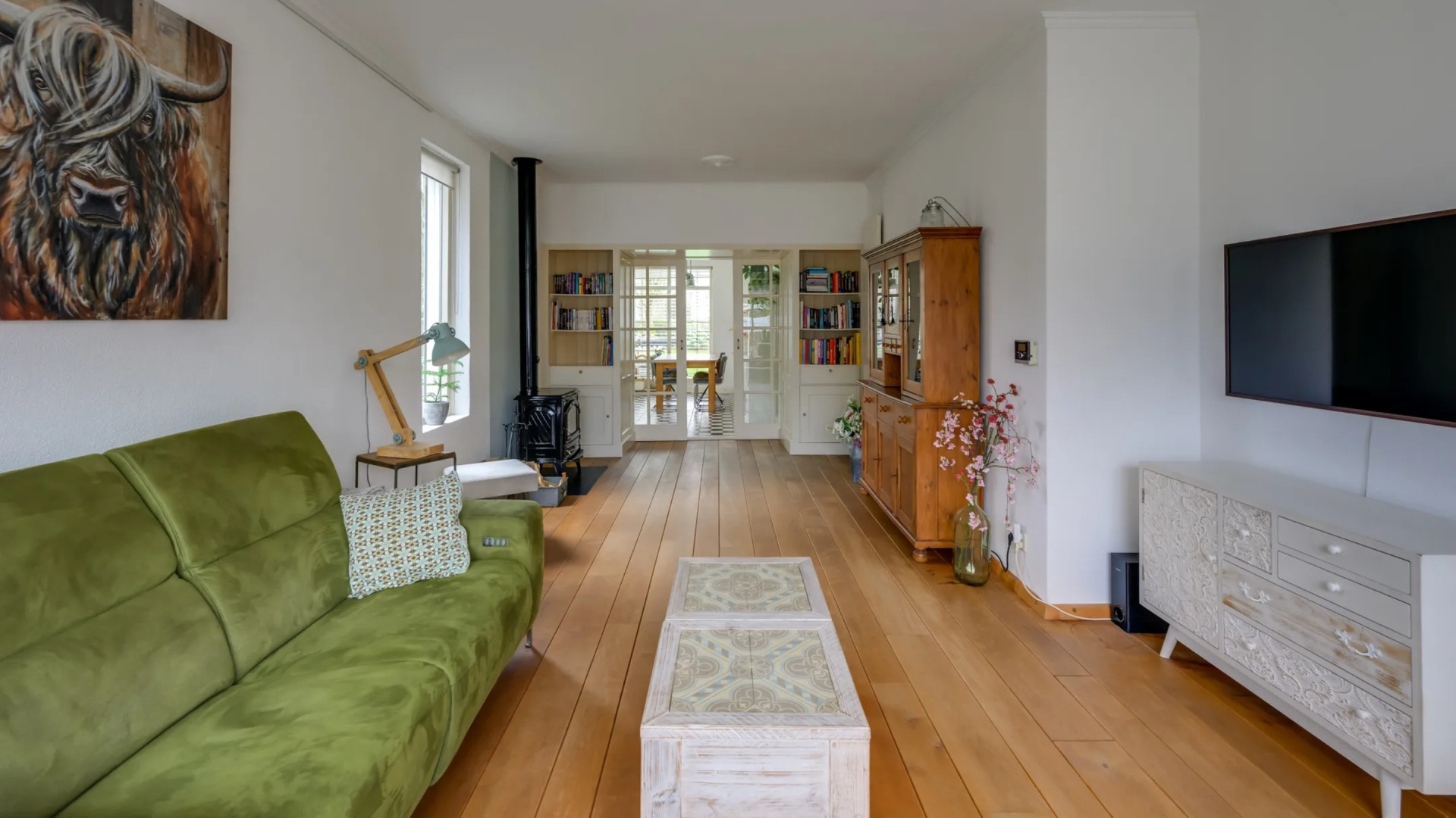 Binnenkijken in de recent gekochte knusse twee-onder-een-kapwoning van Thomas van Groningen 3