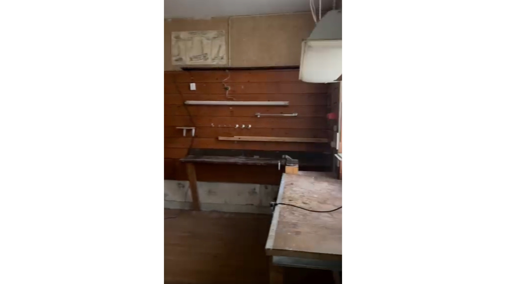 Zo verwaarloosd trof Rob Jetten zijn nieuwe Haagse woning aan. Zie beelden 10