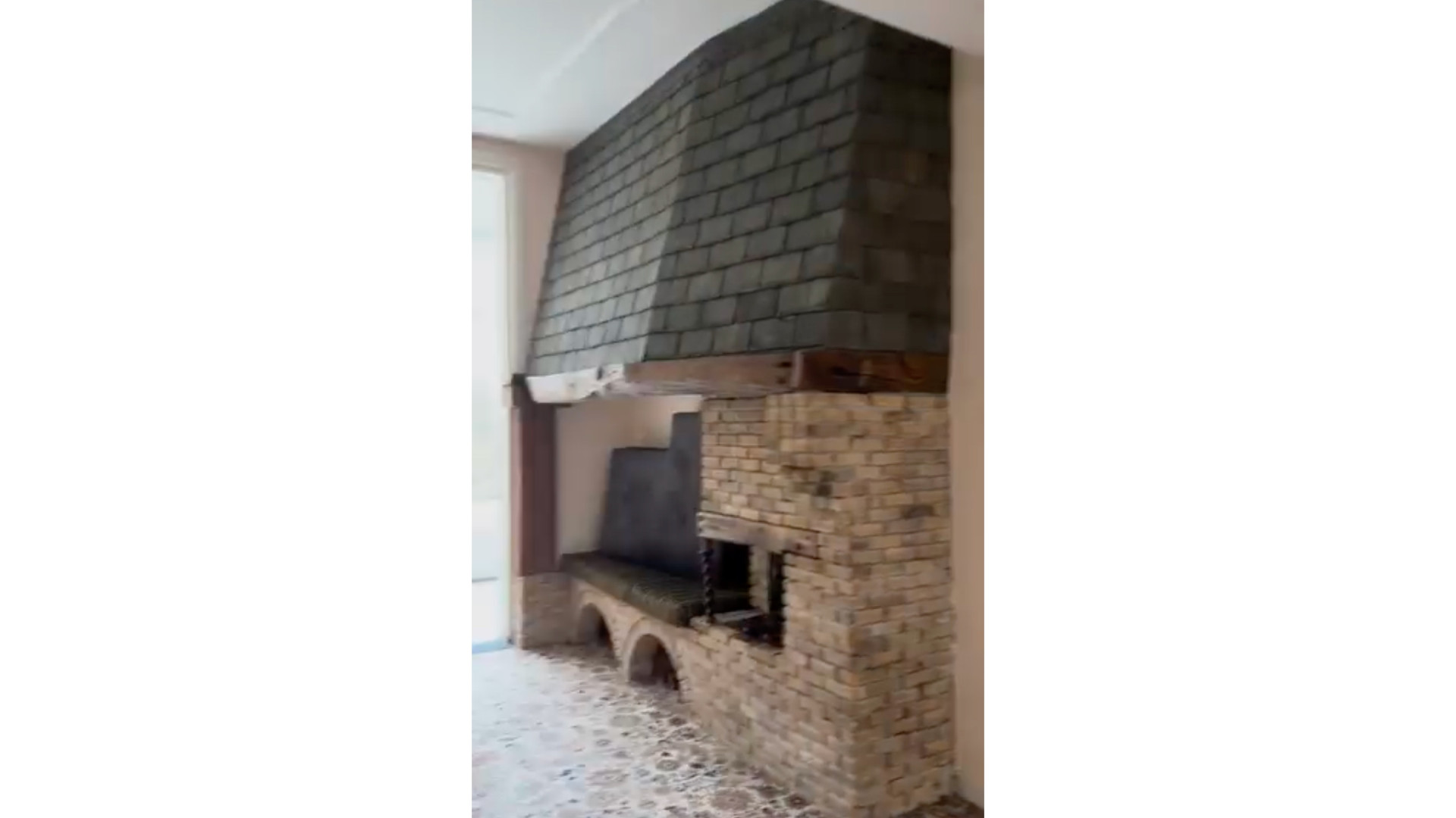 Zo verwaarloosd trof Rob Jetten zijn nieuwe Haagse woning aan. Zie beelden 5