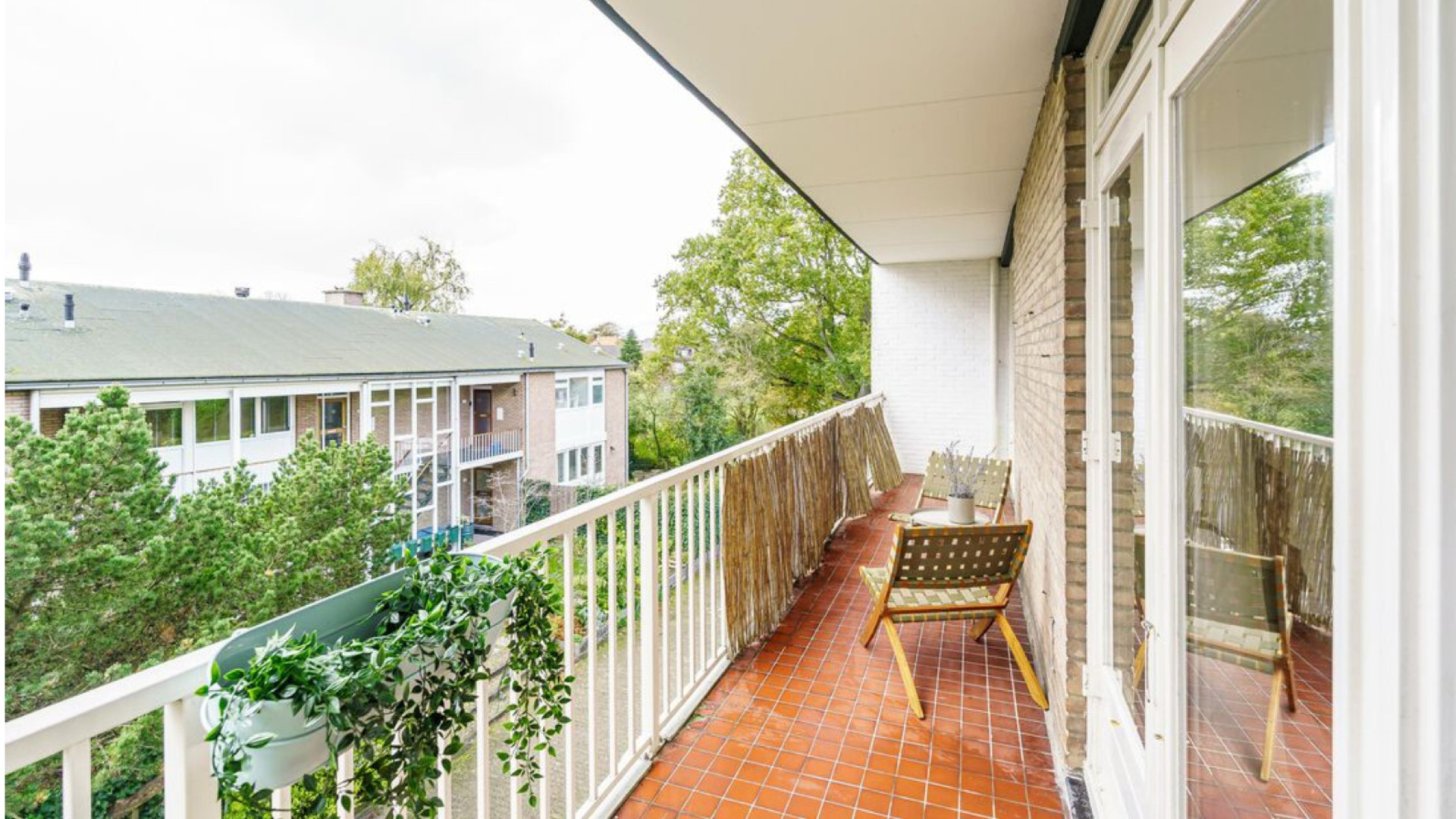 Shownieuws-presentatrice Tooske Ragas zet haar appartement te koop. Zie binnenfoto’s 8