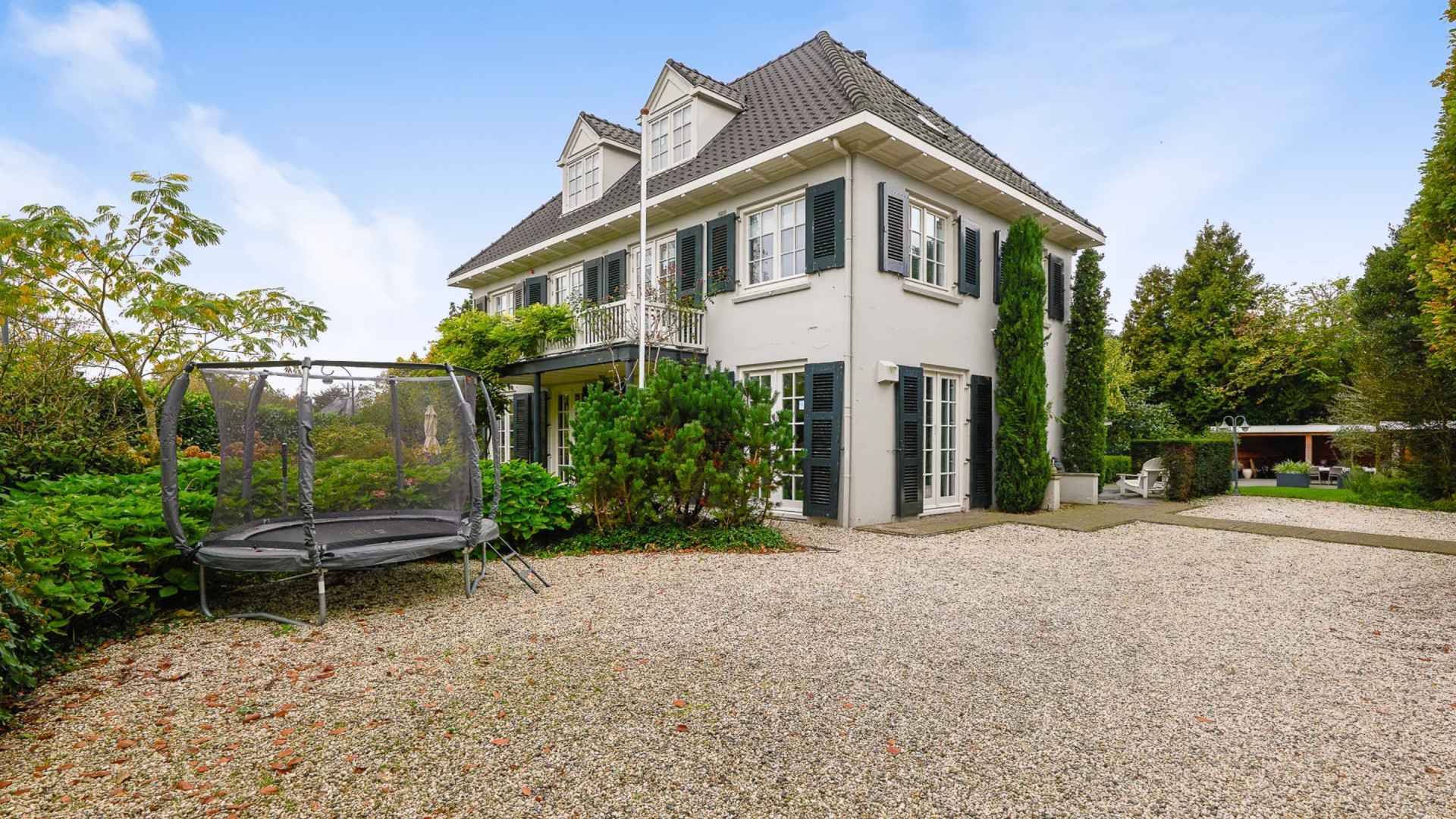 Illusionist Victor Mids koopt zwaar boven de vraagprijs deze miljoenenvilla in Haarlem. Kijk binnen! 10