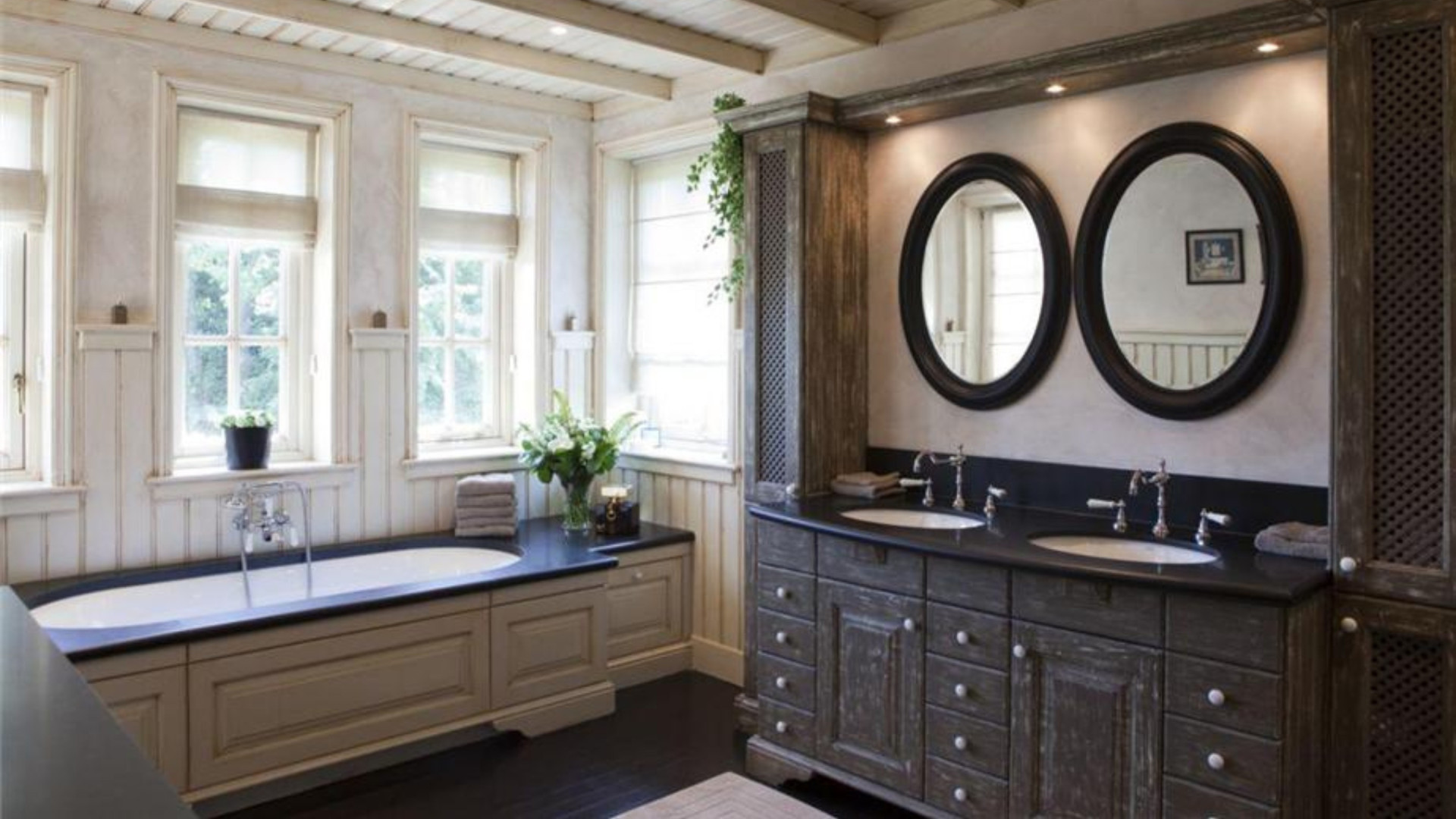 Binnenkijken bij Dick Advocaat, de man die Curaçao naar het WK Voetbal bracht! Zie foto's 15