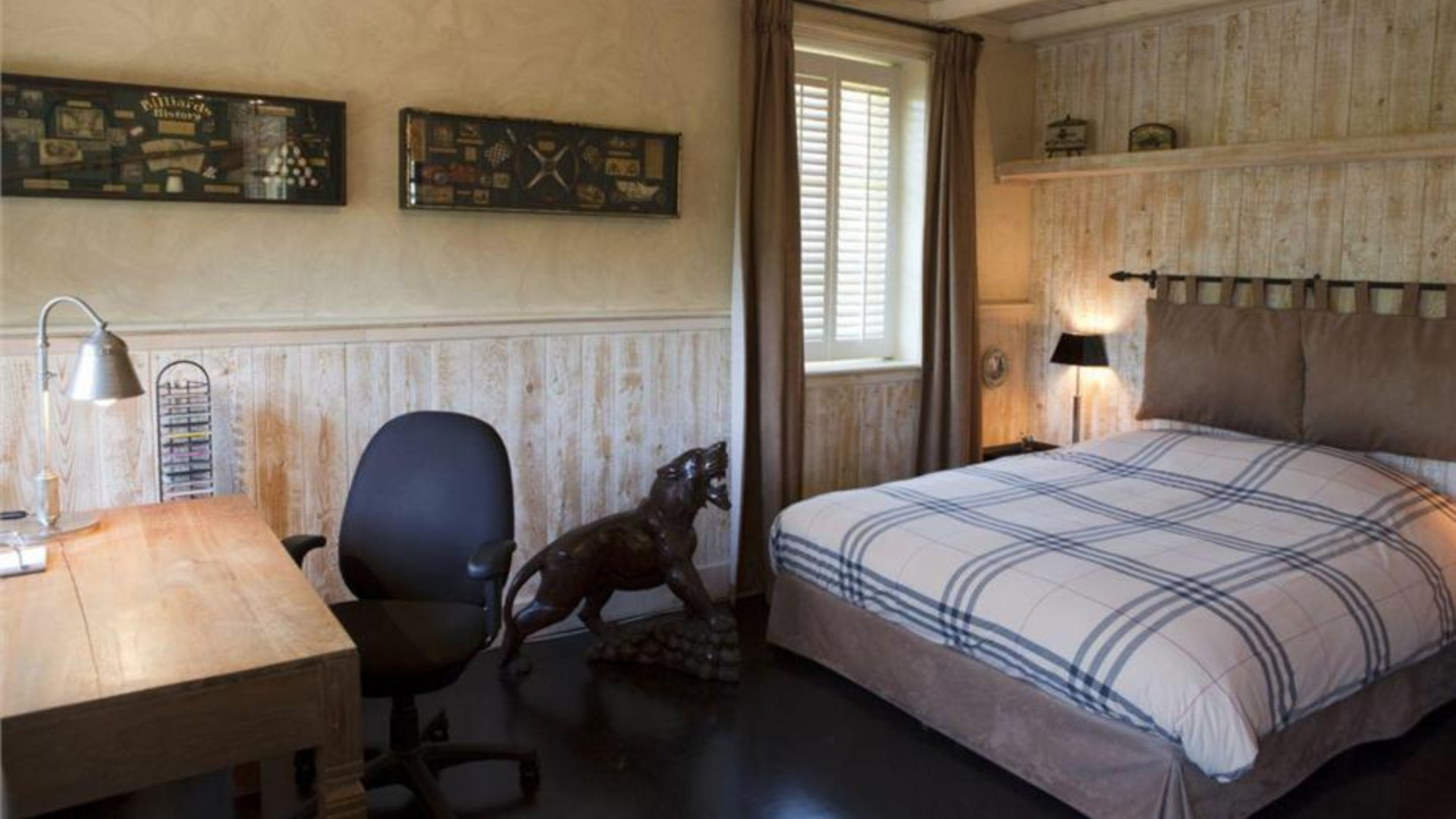 Binnenkijken bij Dick Advocaat, de man die Curaçao naar het WK Voetbal bracht! Zie foto's 17