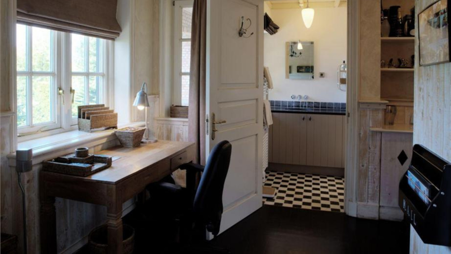 Binnenkijken bij Dick Advocaat, de man die Curaçao naar het WK Voetbal bracht! Zie foto's 20