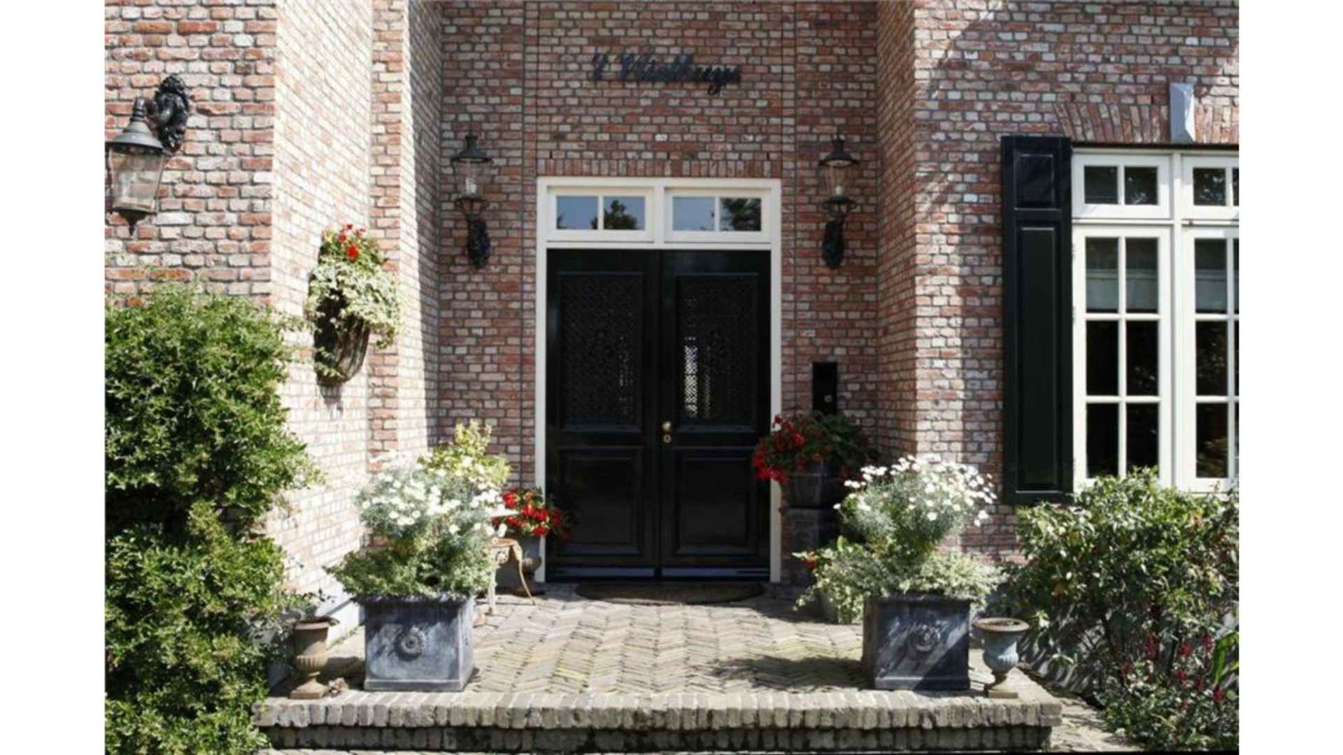 Binnenkijken bij Dick Advocaat, de man die Curaçao naar het WK Voetbal bracht! Zie foto's 4