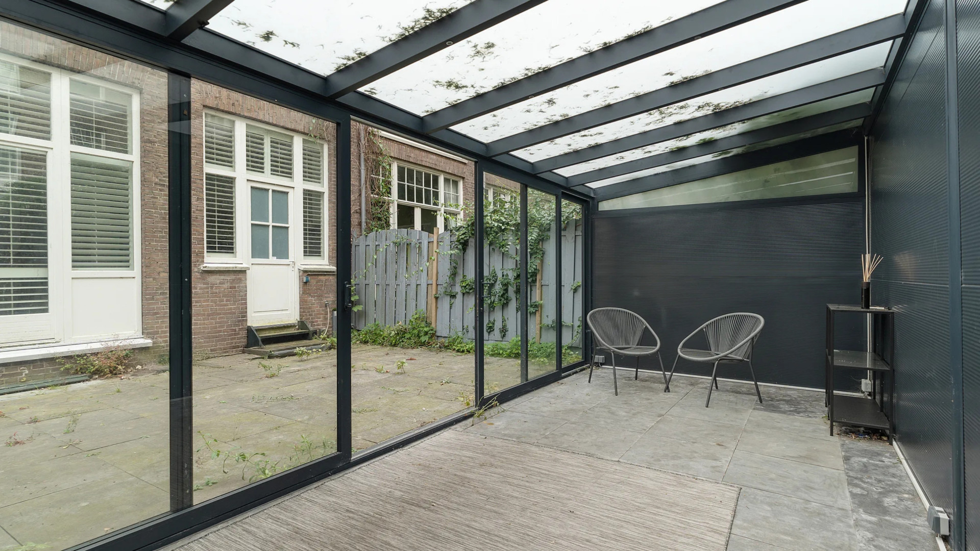 Binnenkijken in het appartement van voetballer Luciano Narsingh dat hij voor een topprijs verkocht 11