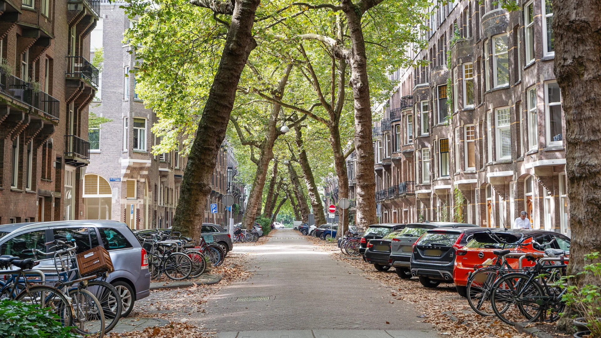 Binnenkijken in het appartement van voetballer Luciano Narsingh dat hij voor een topprijs verkocht 13