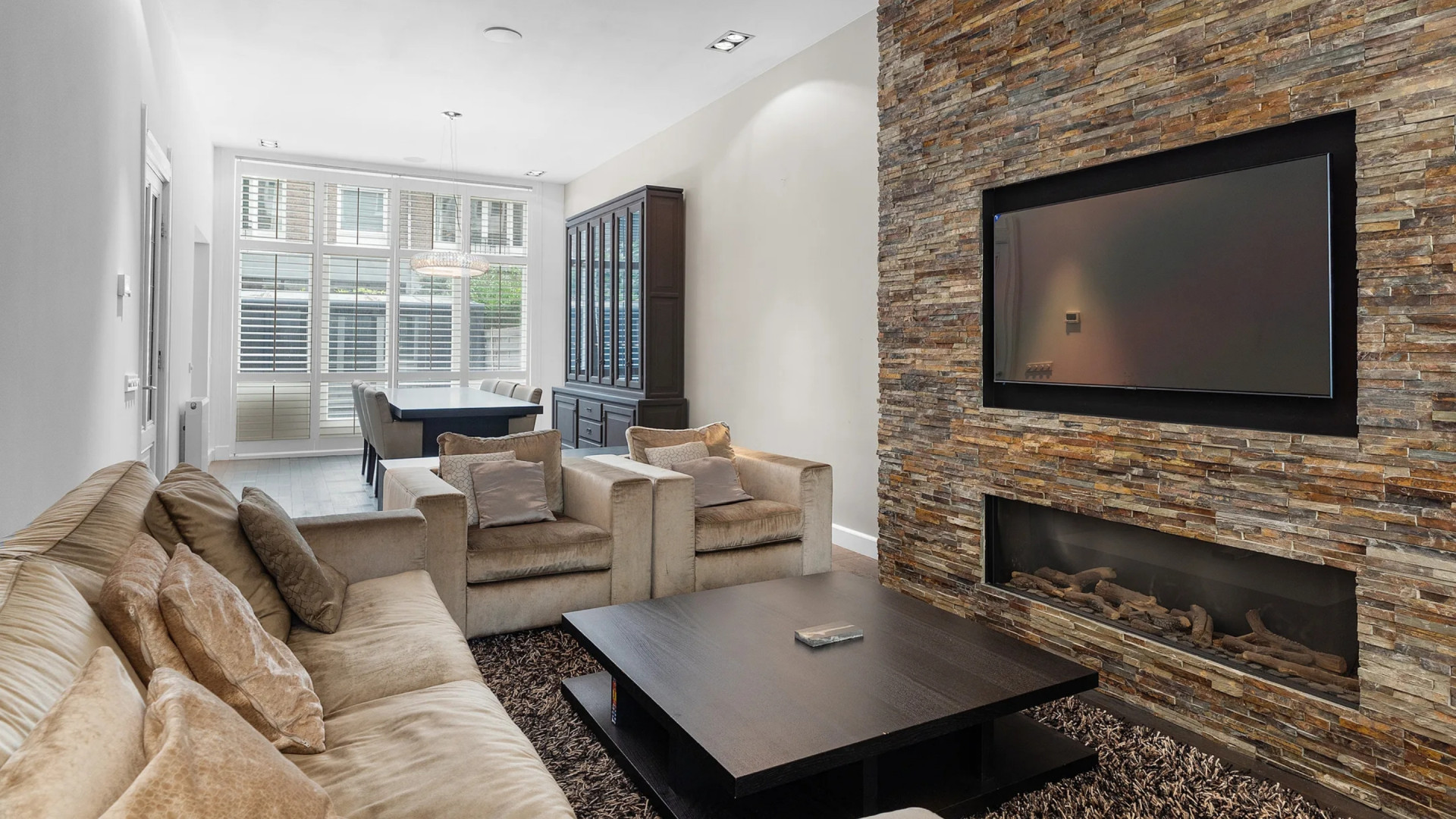 Binnenkijken in het appartement van voetballer Luciano Narsingh dat hij voor een topprijs verkocht 3