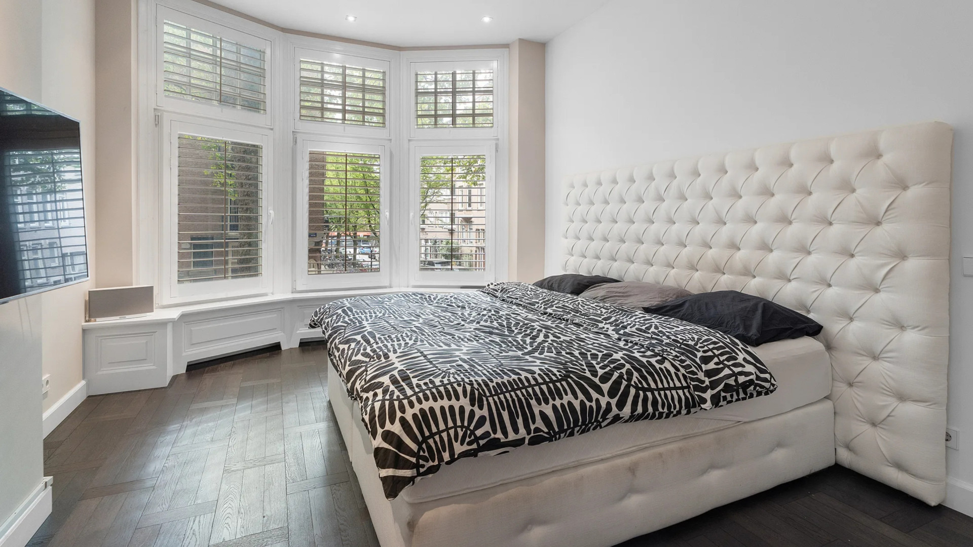 Binnenkijken in het appartement van voetballer Luciano Narsingh dat hij voor een topprijs verkocht 6