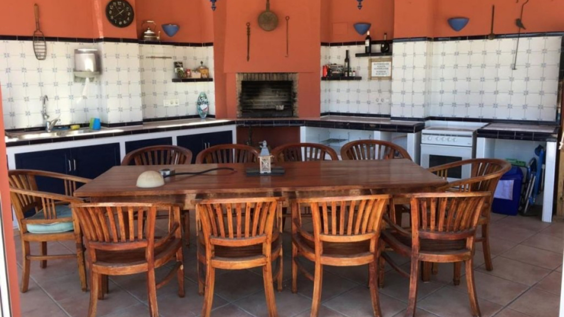 Het tijdelijke Spaanse verblijf van de Hanslers blijkt te koop te staan! Zie foto’s 8