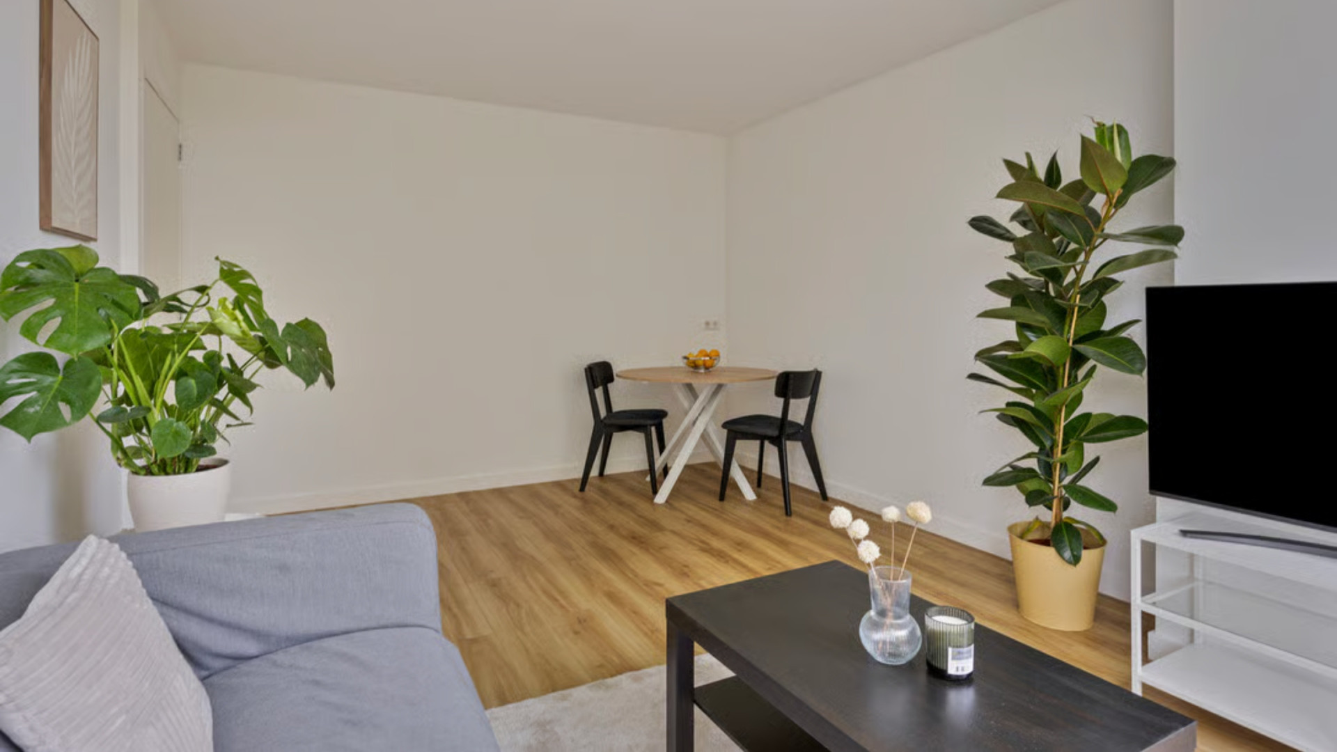 Khalid Kasem, gevallen advocaat en co-producent van de Hanslers zet zijn appartement te koop. Zie foto’s 4