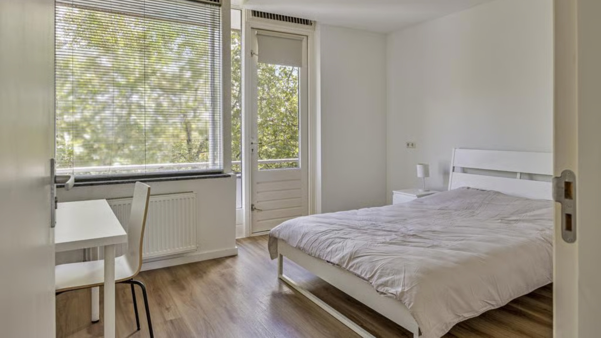 Khalid Kasem, co-producent van de Hanslers, zet gedwongen ook zijn tweede appartement te koop. Zie foto’s 9