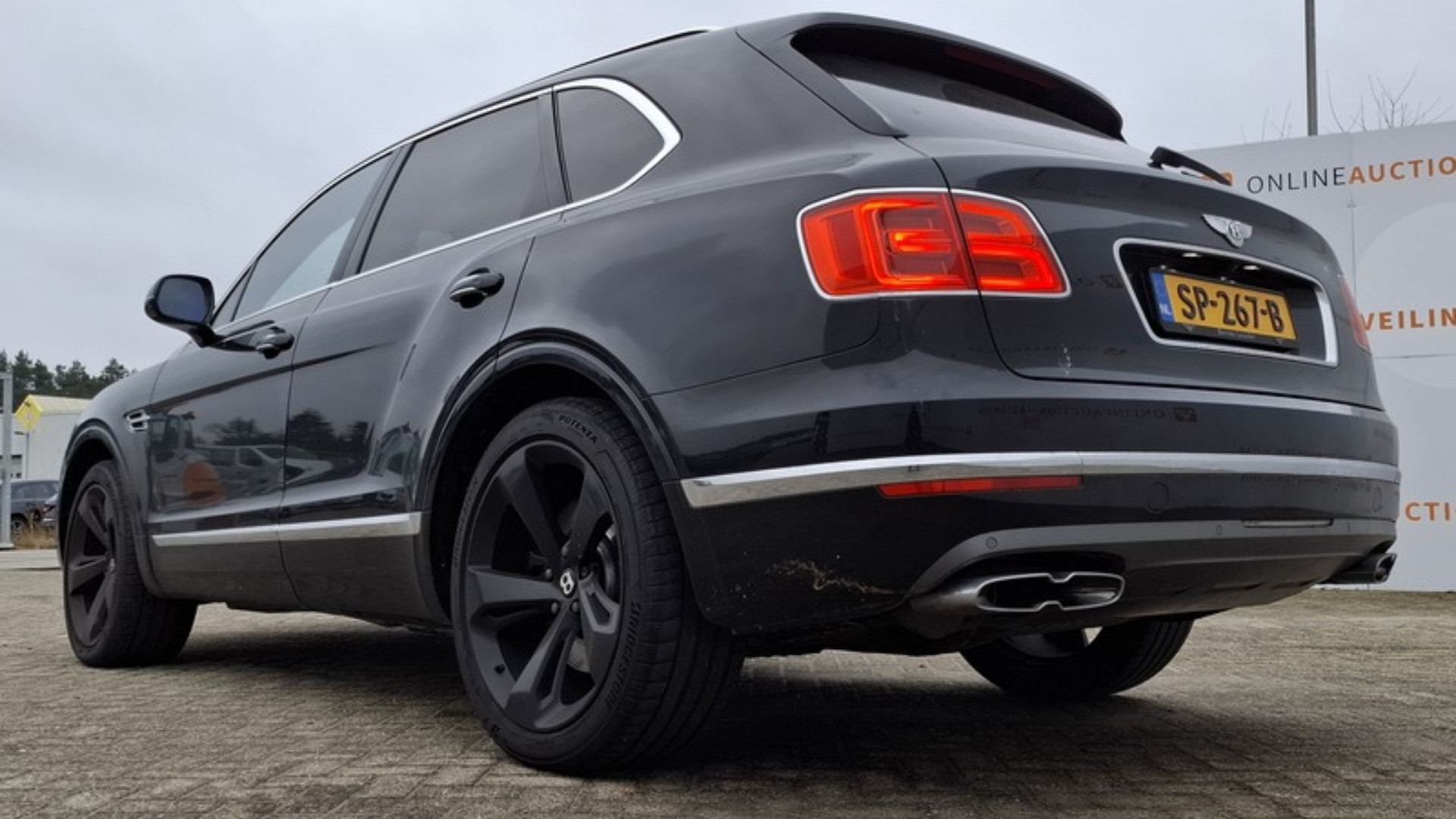 Belastingdienst veilt deze peperdure Bentley van Ali B. Volg hier het bieden! 3