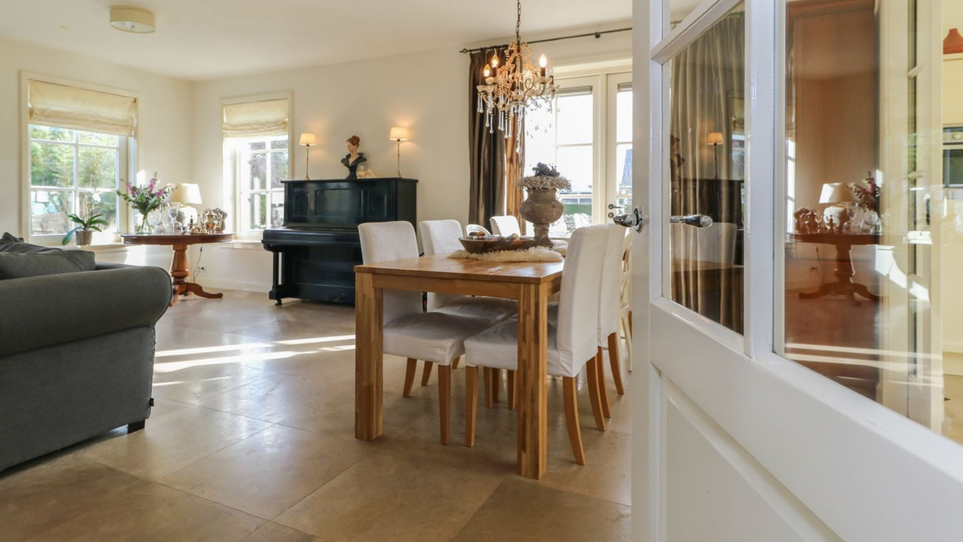 Binnenkijken in het scheidingshuis van het Vandaag Inside-cybermannetje Dave Maasland. Zie foto’s 3