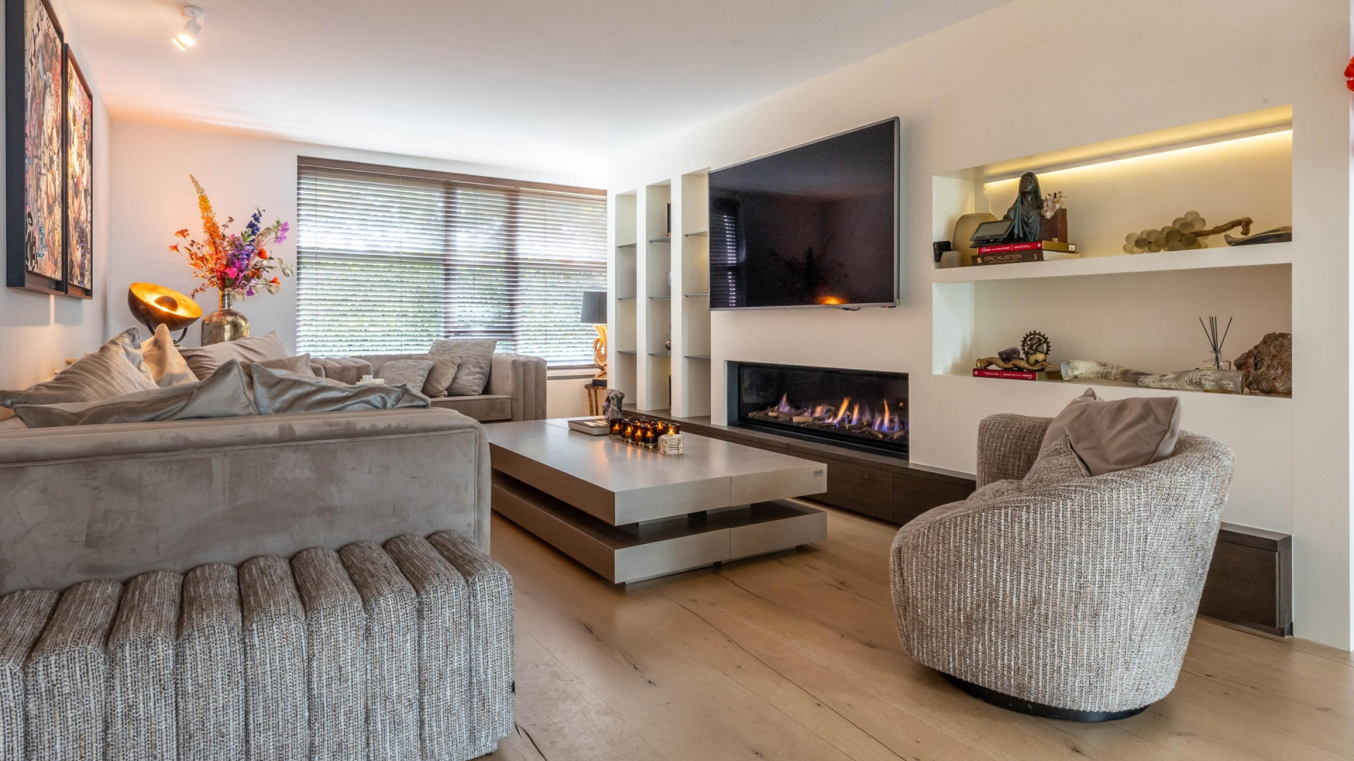 Andy van der Meijde en Melisa zetten hun droomvilla met gym en binnenzwembad te koop. Zie foto's 2