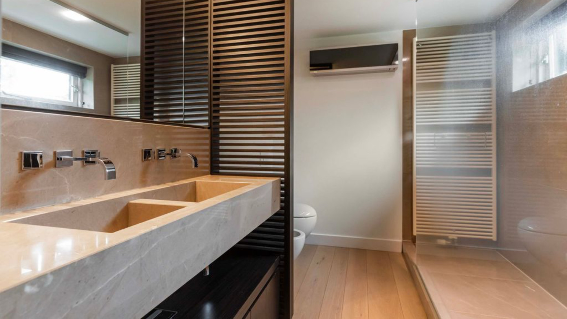 Andy van der Meijde en Melisa zetten hun droomvilla met gym en binnenzwembad te koop. Zie foto's 6