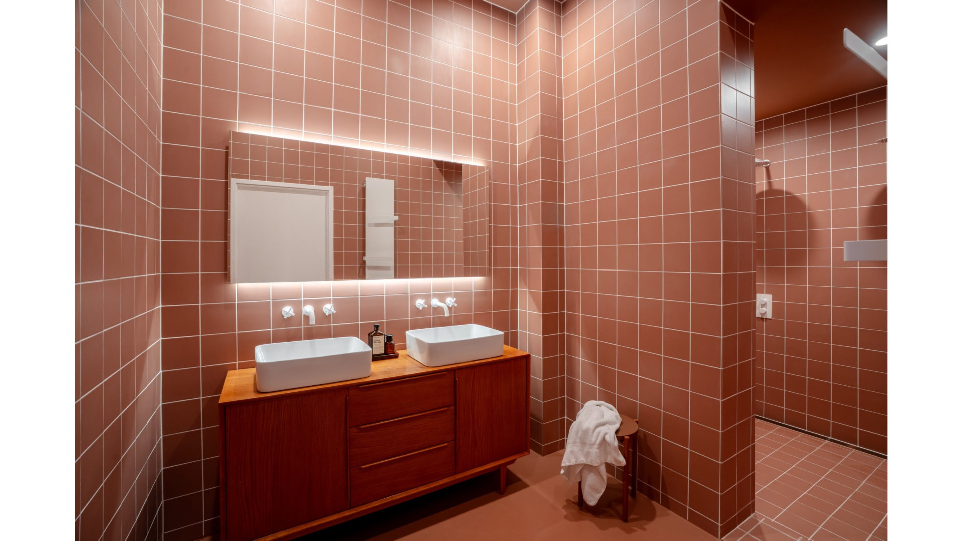 Deze zeer bekende NOS Journaal-presentator zet zijn Rotterdamse woning te koop. Zie foto’s 7