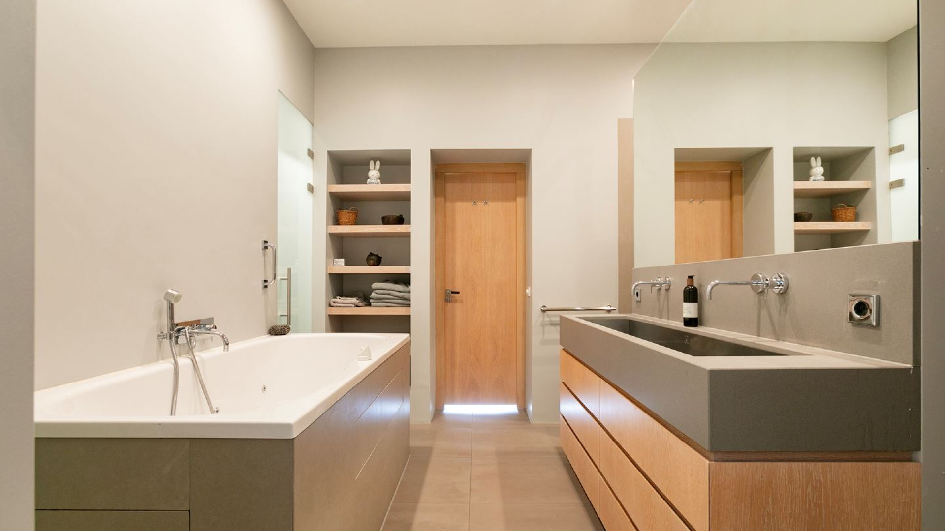 Winst op pand van Ivo Niehe in vrije val. Zie foto’s 14