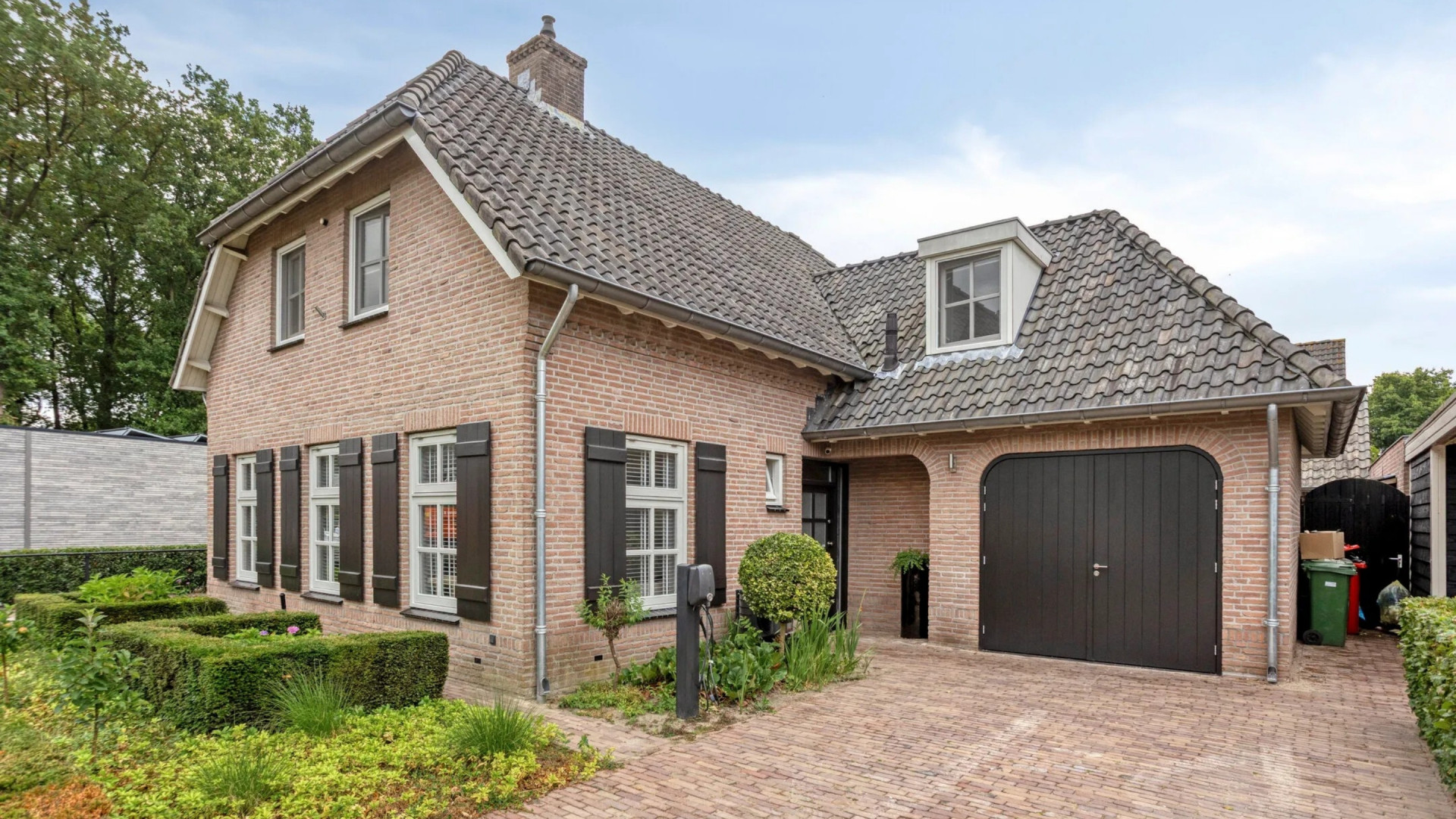 Harrie Lavreysen, net verkozen tot Sportman van het Jaar 2025, koopt deze prachtige vrijstaande woning. Zie foto’s 2