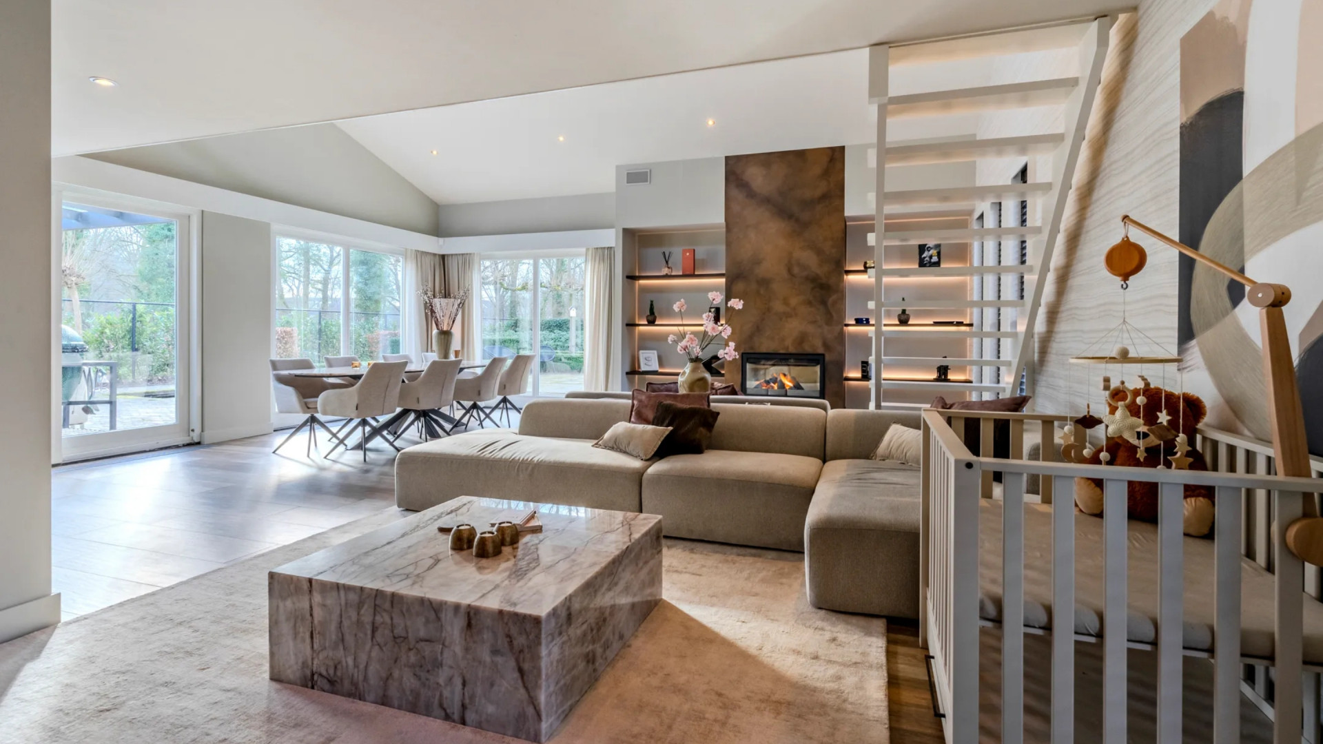 PSV-speler Jerdy Schouten verkoopt binnen een jaar zijn villa met verwarmd zwembad. Zie foto’s 3