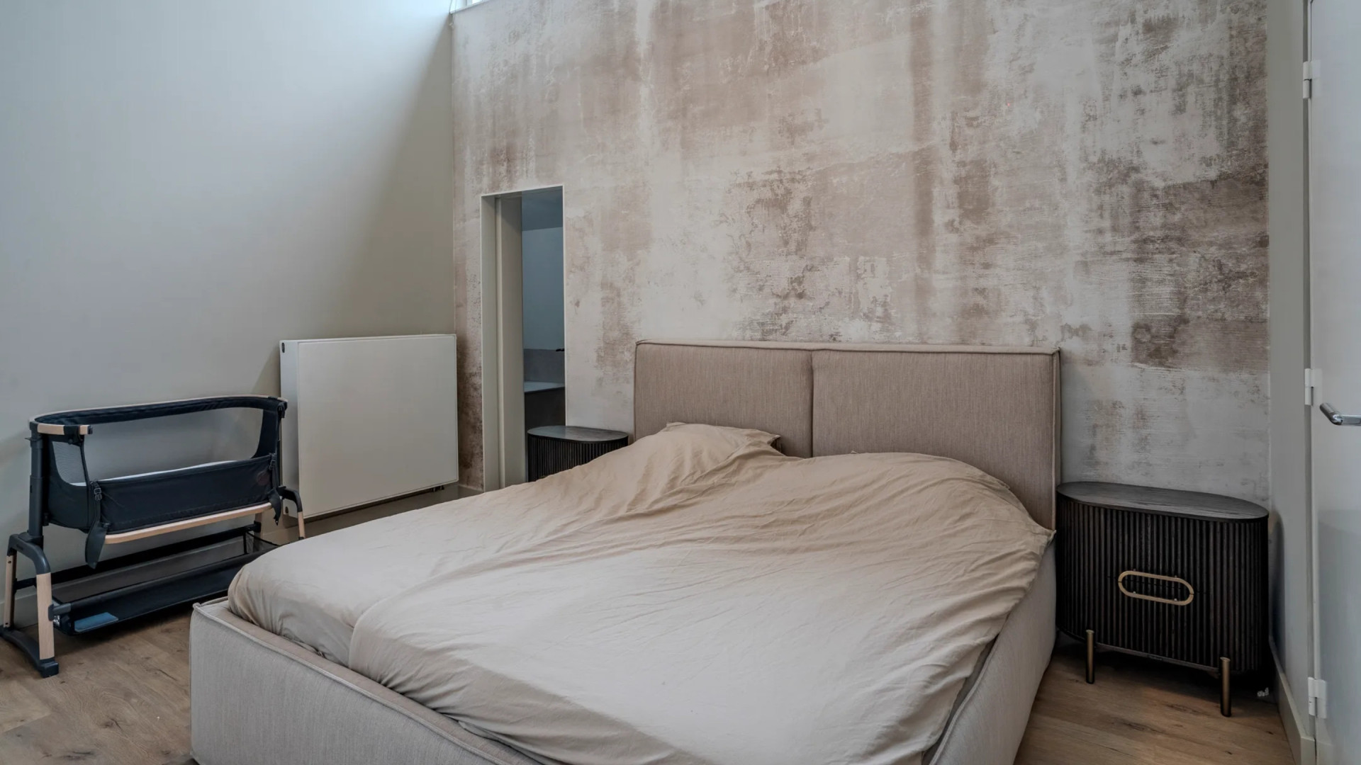 PSV-speler Jerdy Schouten verkoopt binnen een jaar zijn villa met verwarmd zwembad. Zie foto’s 6