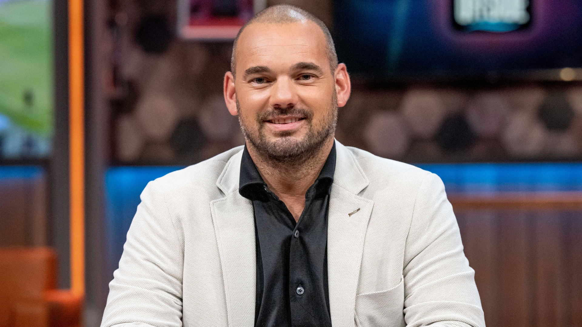 Optreden als voetbalanalist en verschijnen in commercials maken Wesley Sneijder behoorlijk rijker!