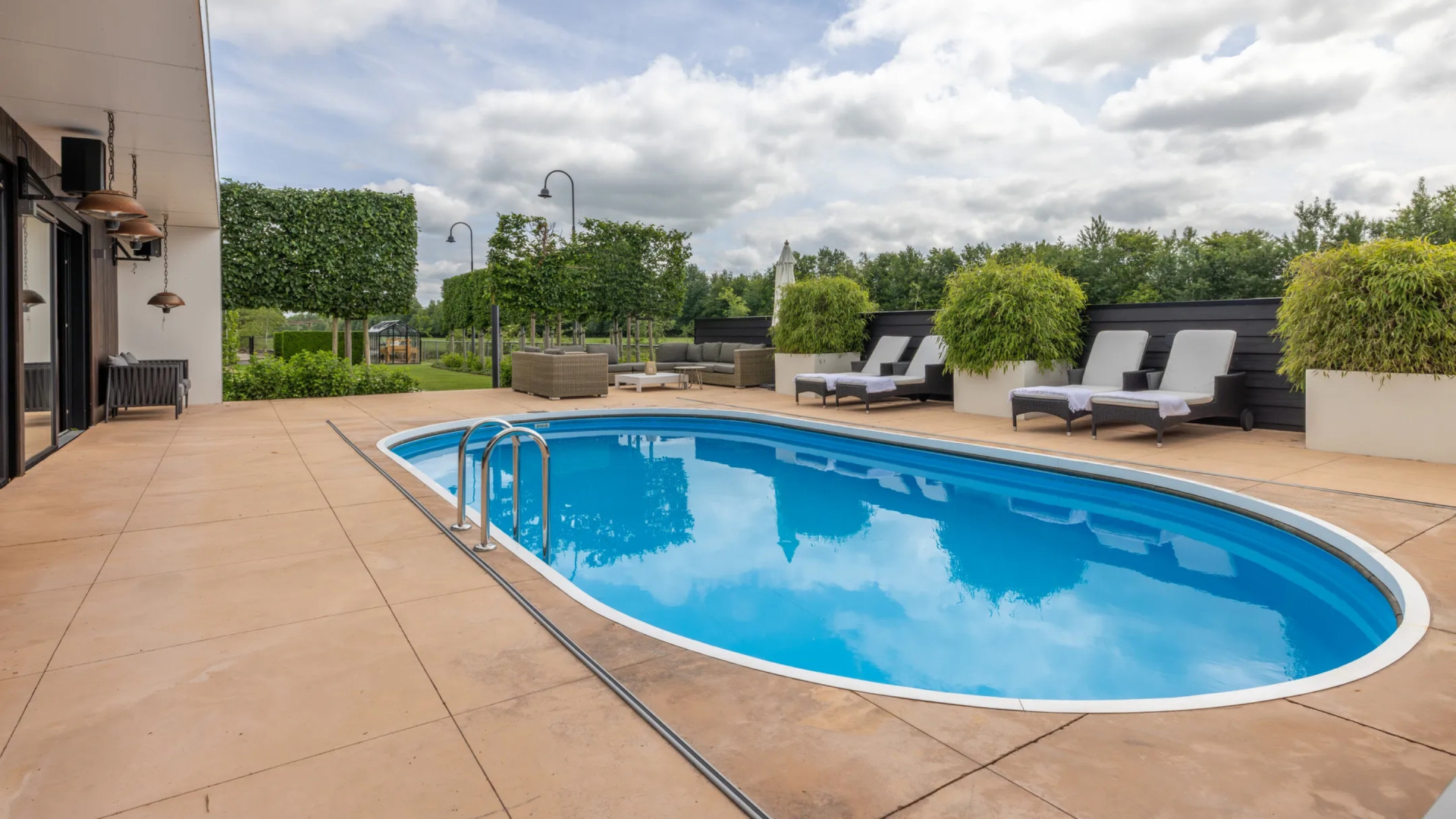 Dit wordt het miljoenen liefdesnestje van Jutta Leerdam en Jake Paul. Zie foto’s 9