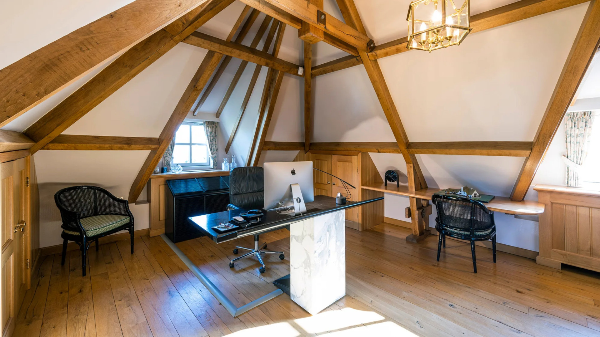 Jaap van Zweden moest deze miljoenenvilla gedwongen zeer snel verkopen. Zie foto’s 9