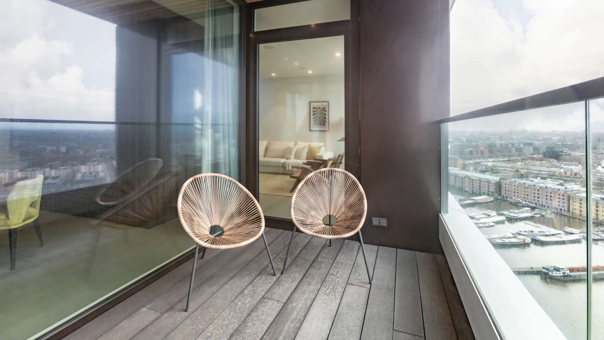 Antoon, vriend van prinses Alexia, koopt miljoenenappartement met adembenemend uitzicht. Zie foto’s 10