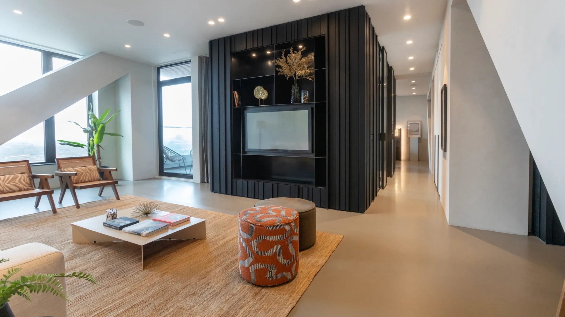 Antoon, vriend van prinses Alexia, koopt miljoenenappartement met adembenemend uitzicht. Zie foto’s 2